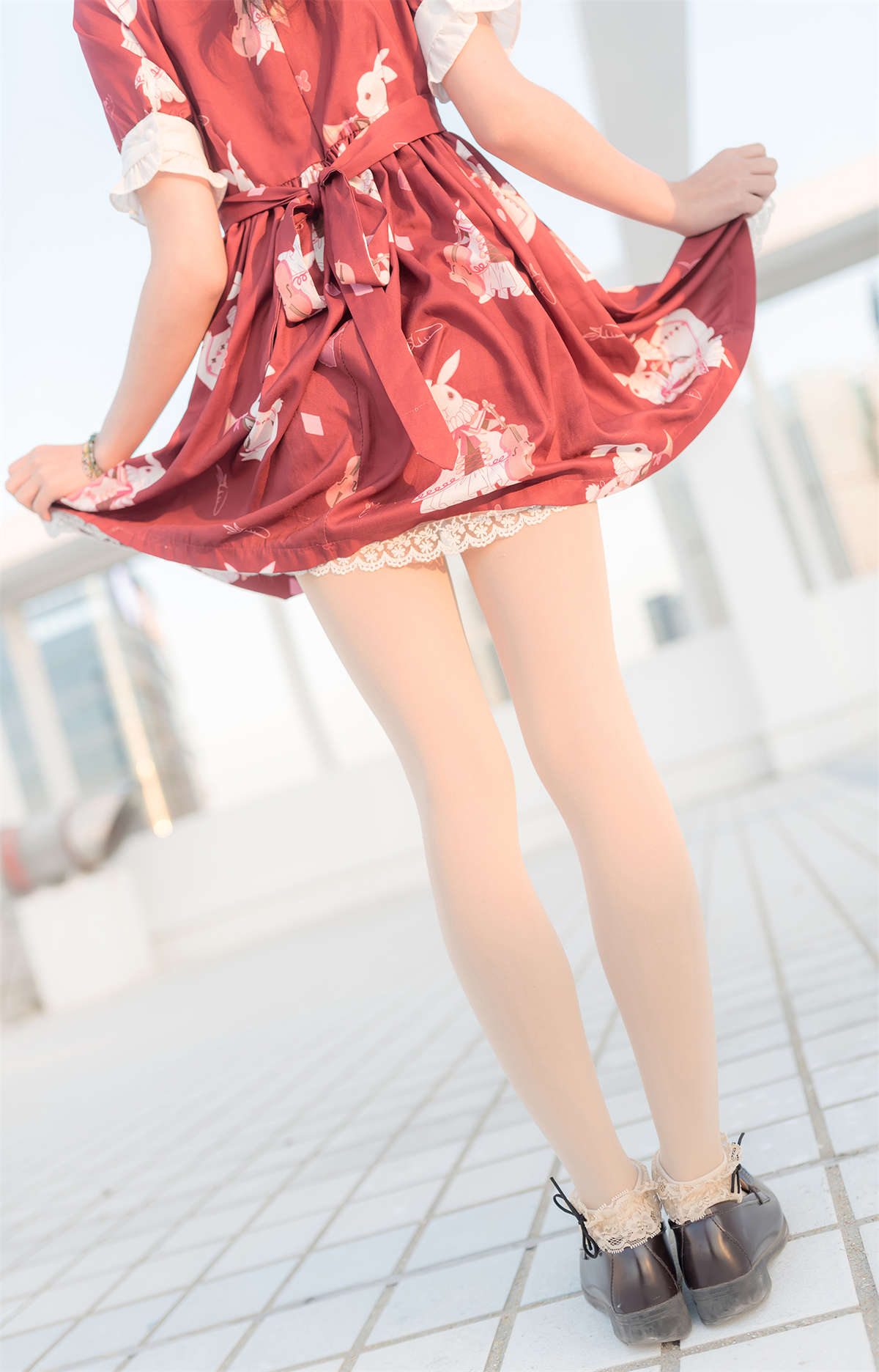 图片[2]-风之领域 NO.154 街道上的红裙女孩-日更街拍