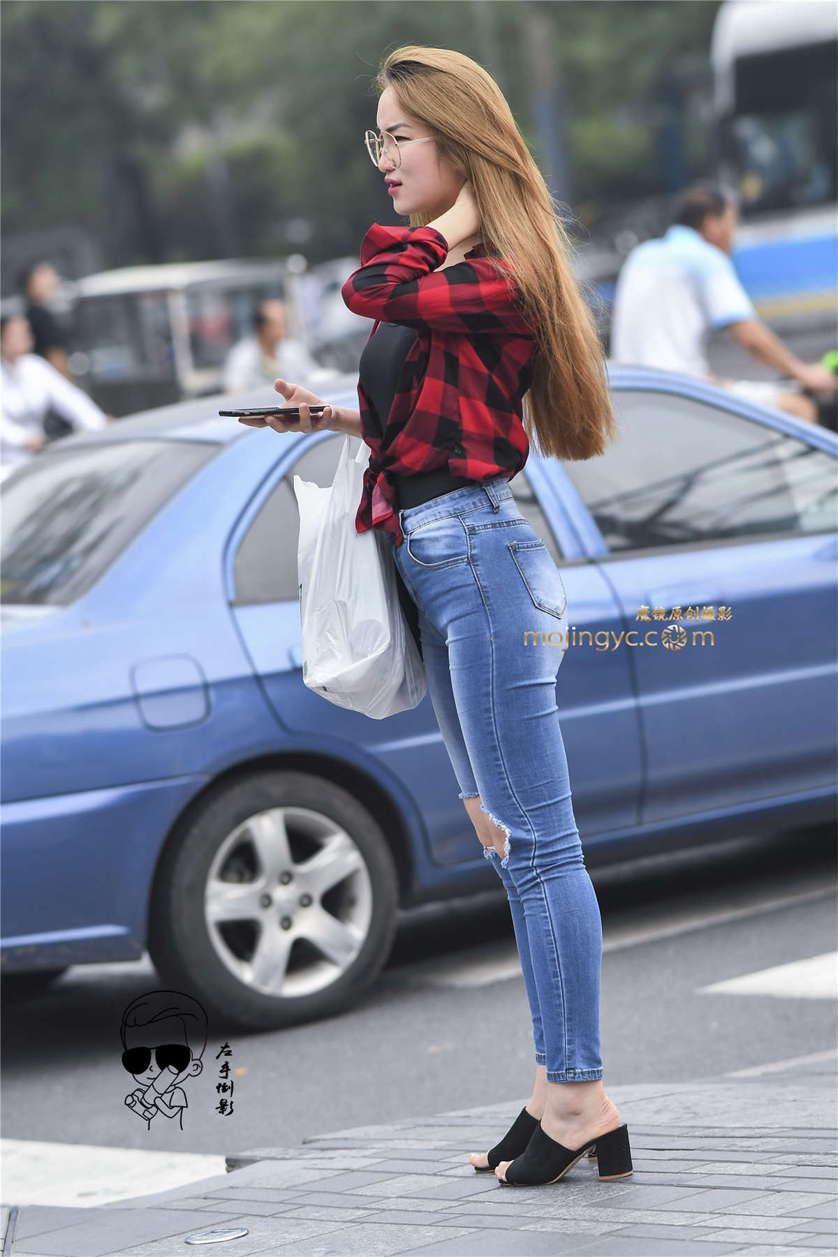 拥有魔鬼身材的美女-日更街拍