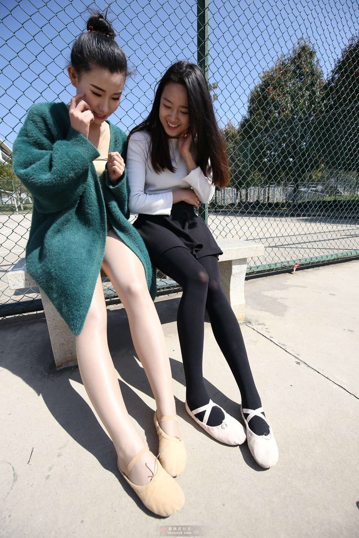 图片[2]-MZSOCK-2018 No.300 两个漂亮的芭蕾舞小姐姐-日更街拍