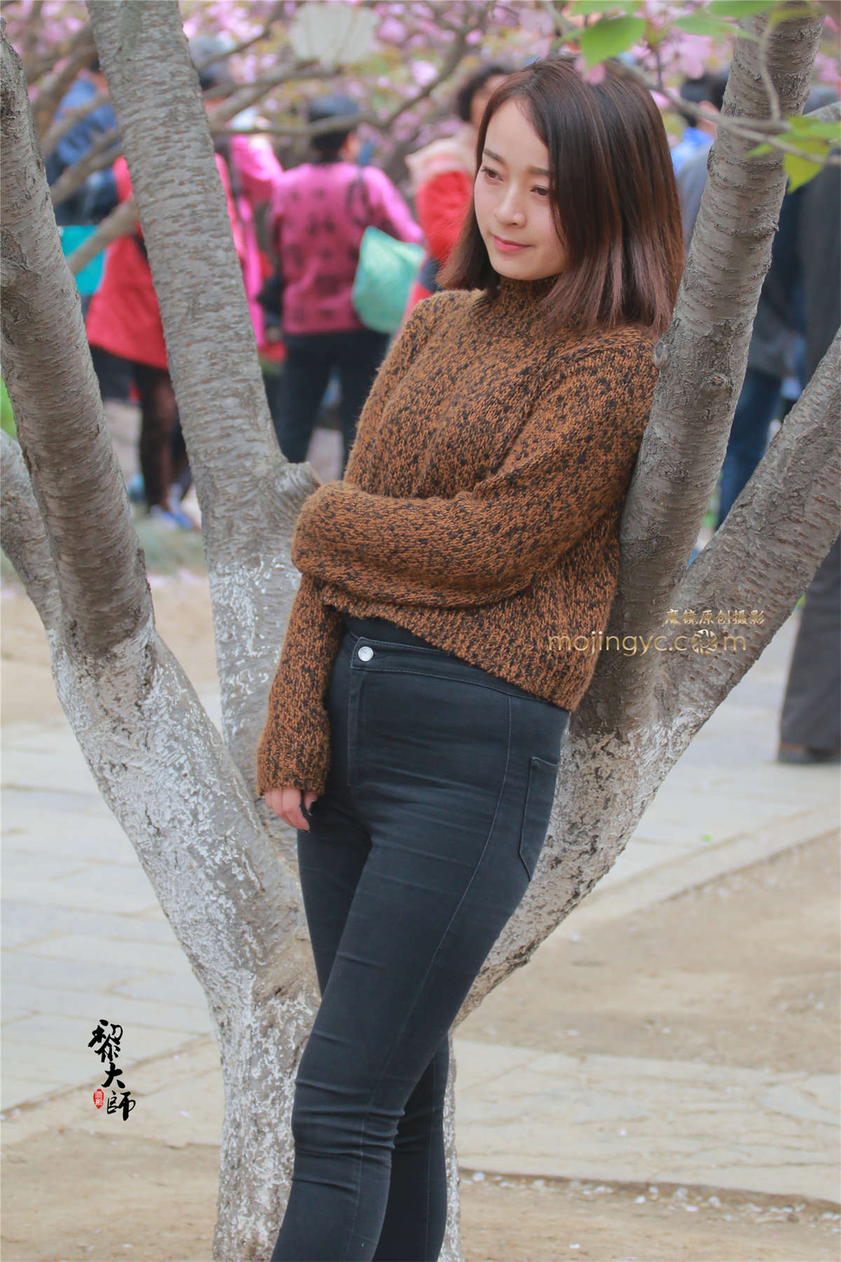 【女人与花系列】紧绷的黑牛（30P）-日更街拍