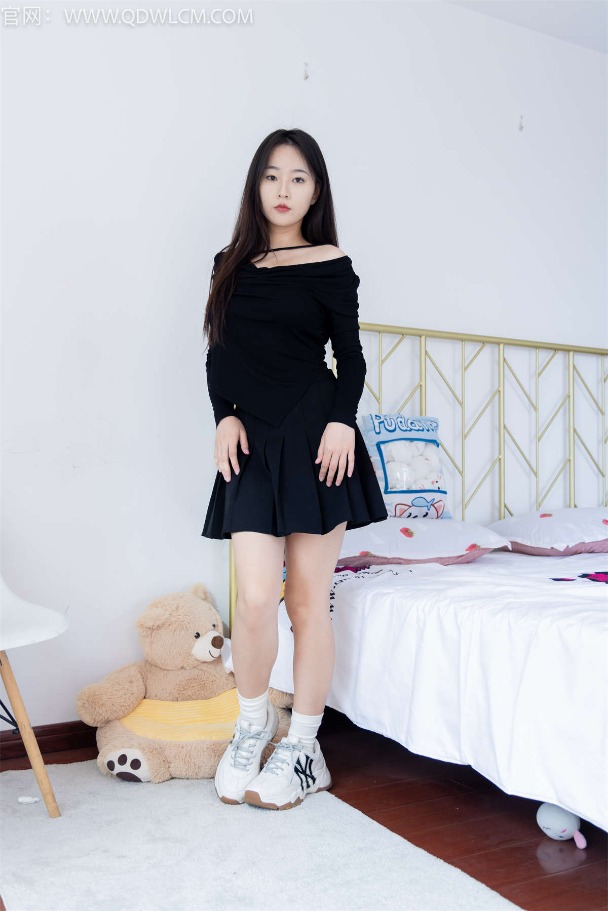 物恋传媒 NO.1324 美兔-浪花朵朵-日更街拍