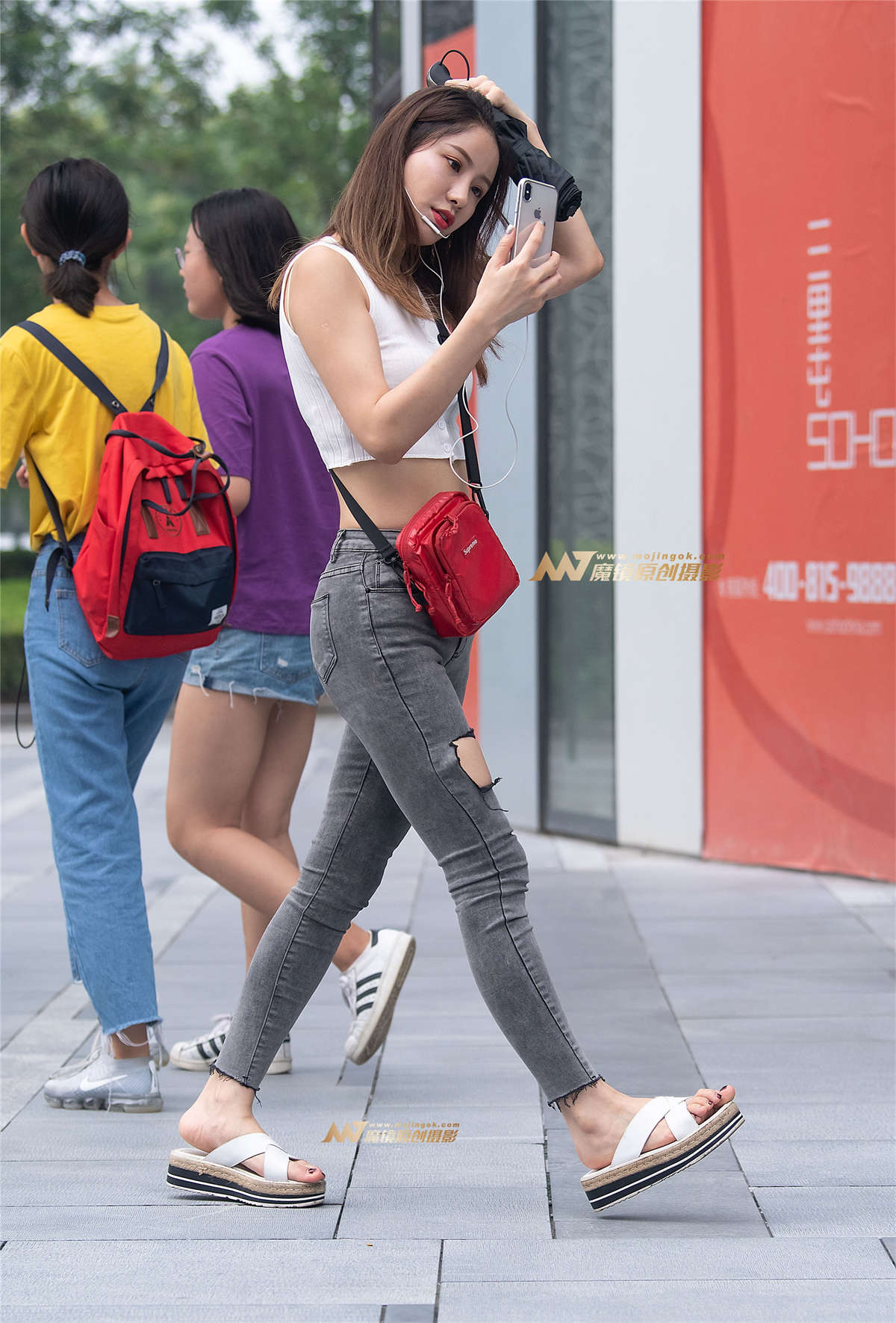 图片[2]-做直播的性感美女好迷人-日更街拍