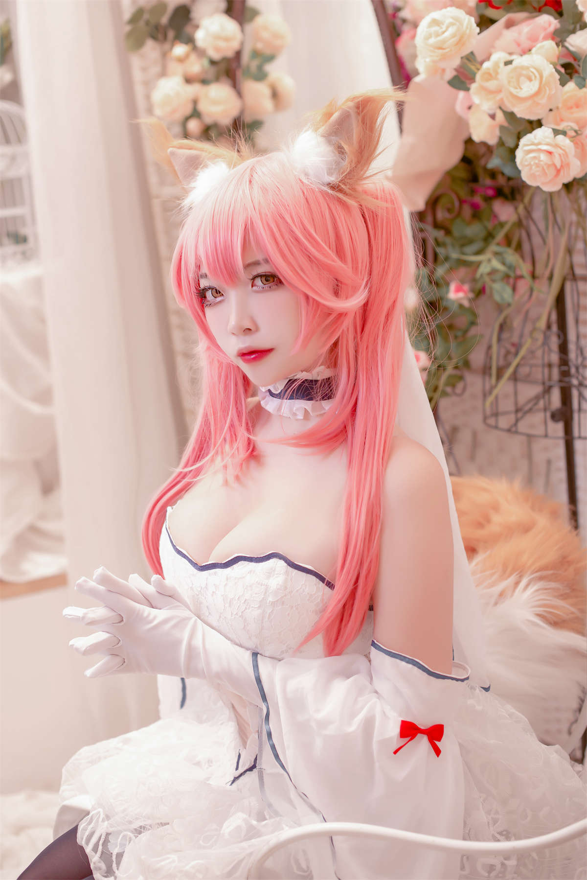 图片[2]-高产型Coser-二佐Nisa fate玉藻前婚纱-日更街拍