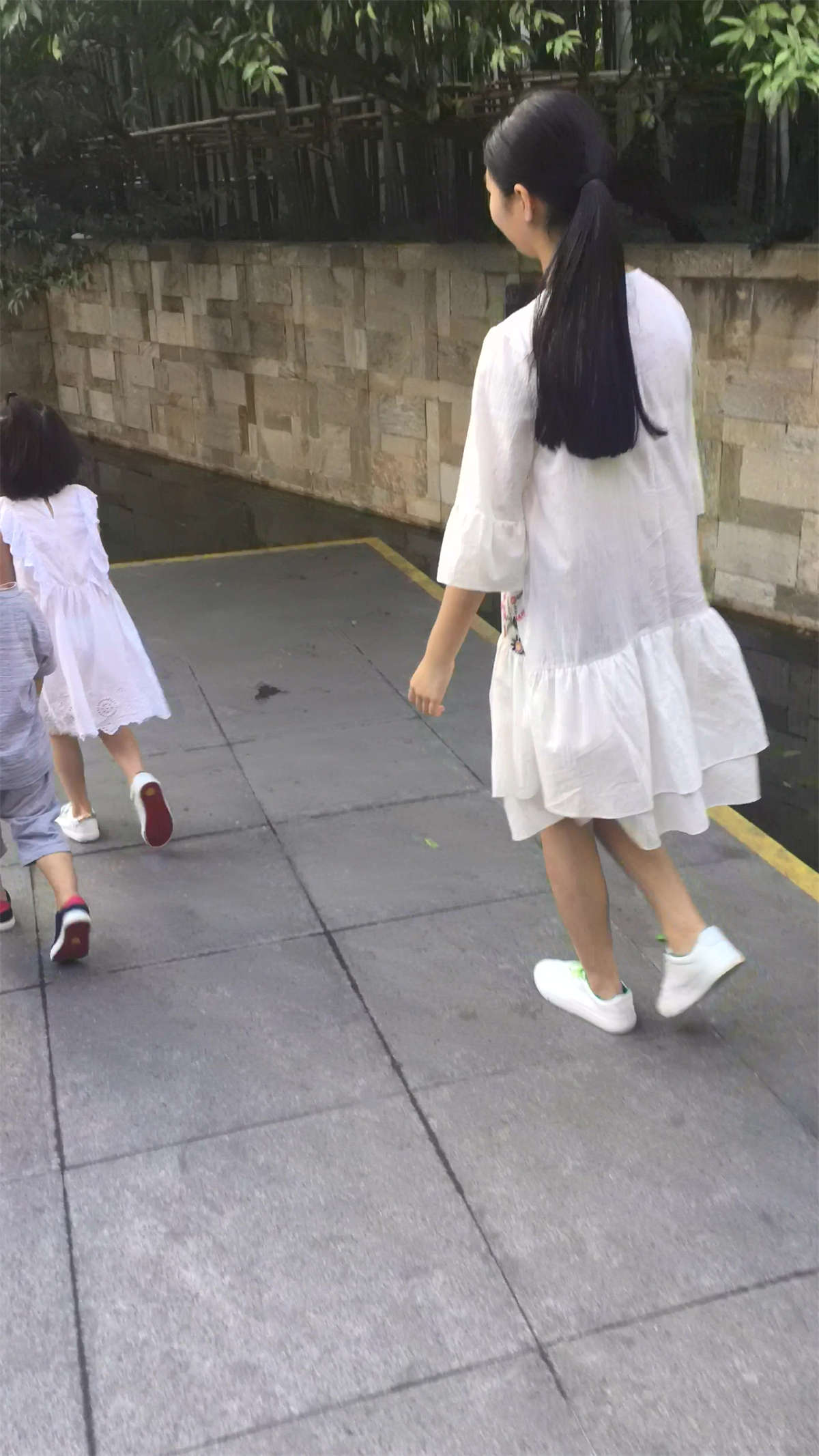 图片[2]-白色连衣裙MM-日更街拍