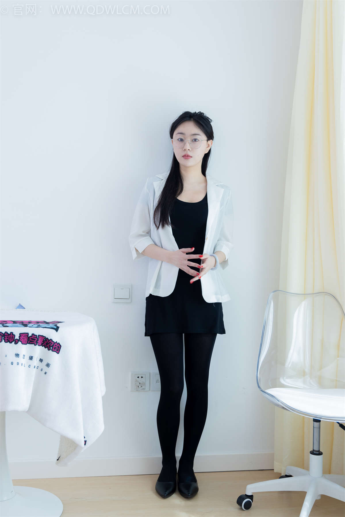 图片[2]-物恋传媒 NO.1947 美兔-满园春色-日更街拍