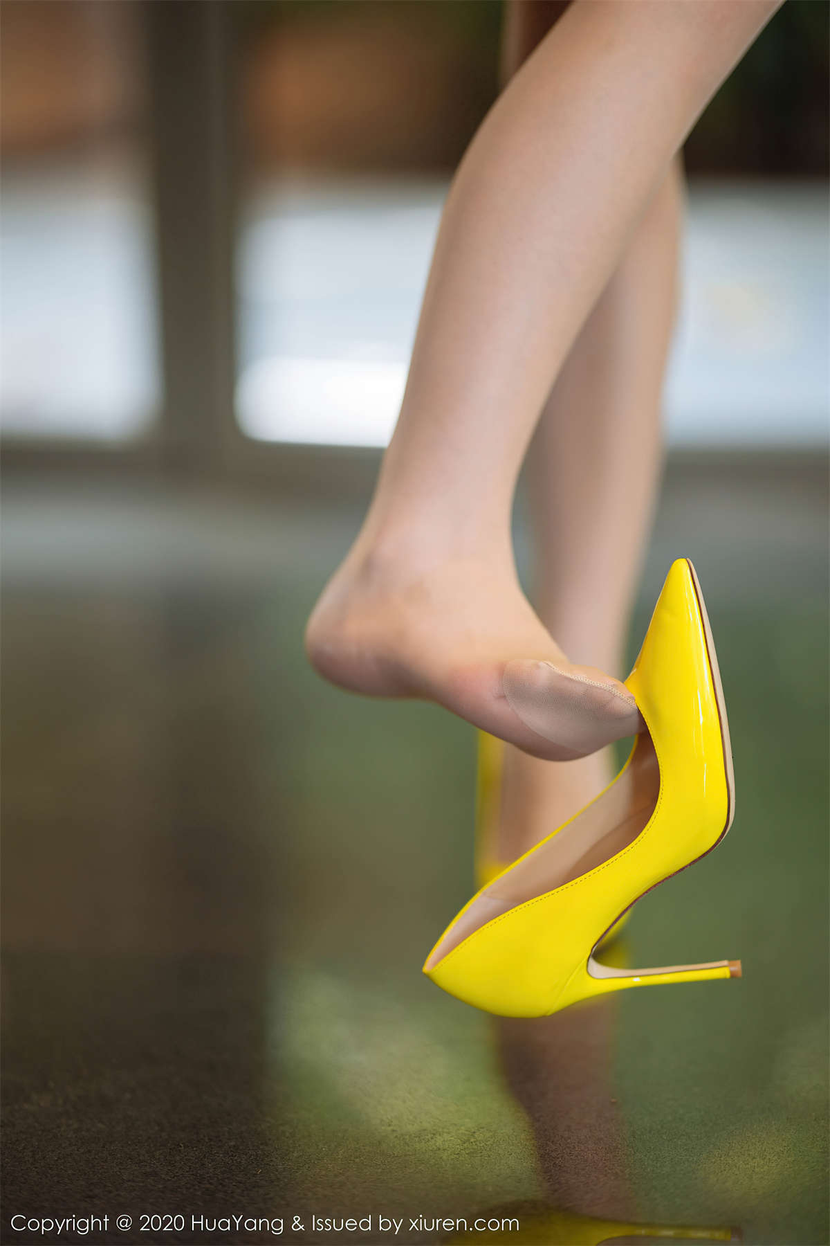 图片[2]-HuaYang花漾show 2020.07.10 VOL.253 精致的黄色镂空短裙 周于希Sandy-日更街拍