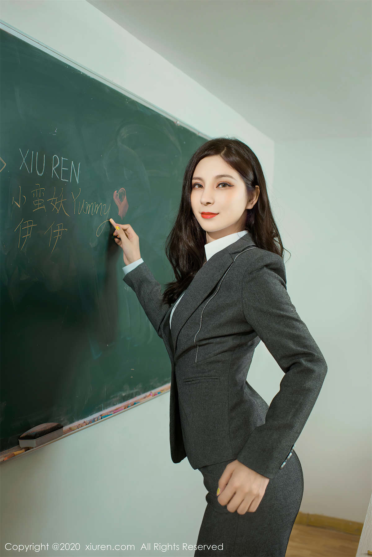 图片[2]-Xiuren秀人网 2020.09.23 NO.2591 小蛮妖Yummy-日更街拍