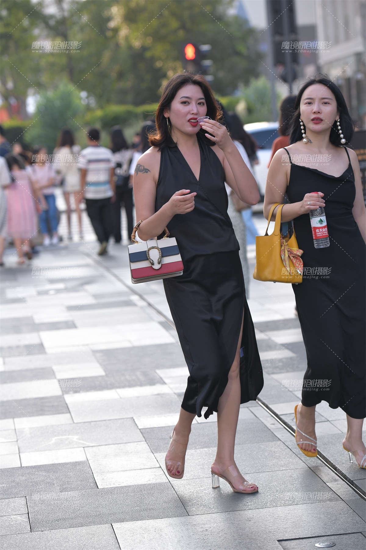 【慕容笙赛贴】吃东西的美女__-日更街拍