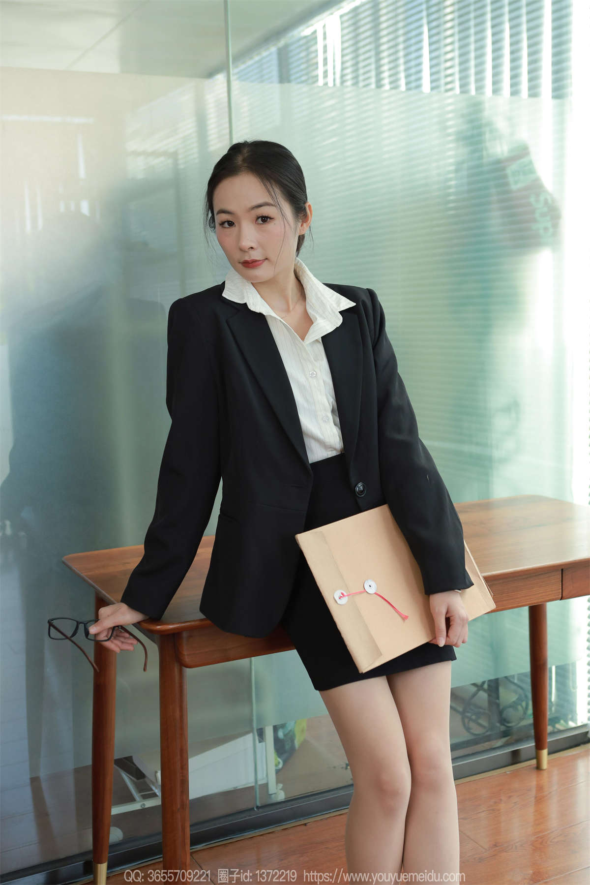 图片[2]-IESS异思趣向 2024.12.09 丝享家1919：小金 肉丝主管-日更街拍