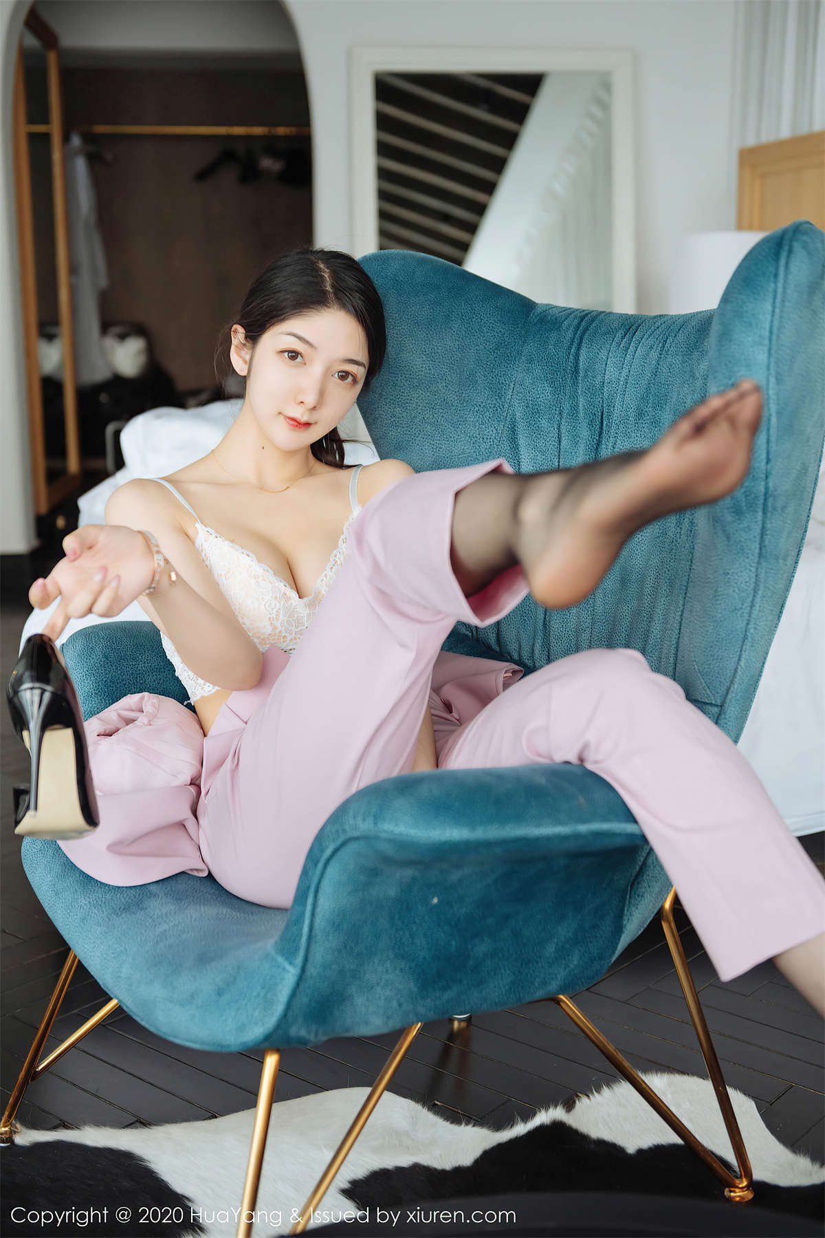 图片[2]-HuaYang花漾show 2020.07.15 VOL.255 飒爽的粉红西装 Angela小热巴-日更街拍