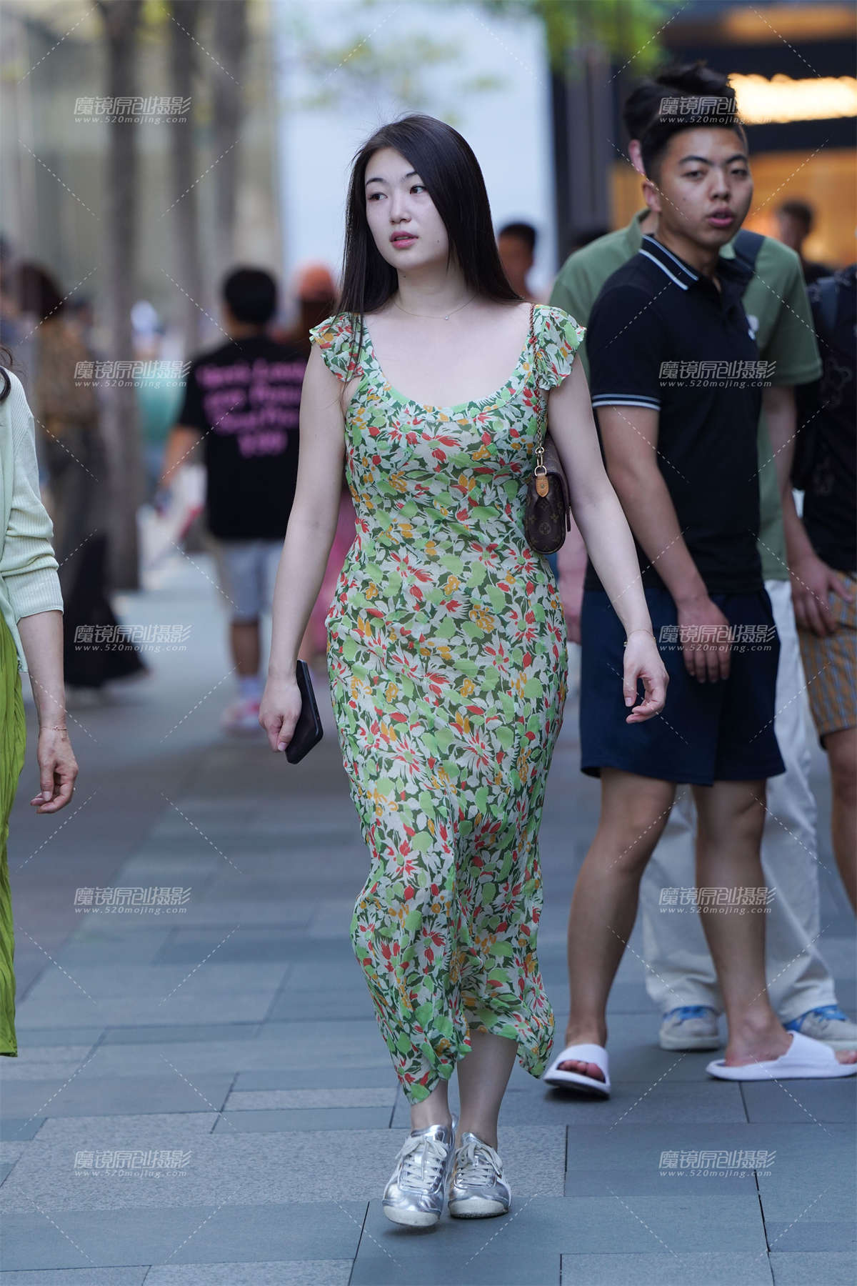 曲线玲珑-日更街拍