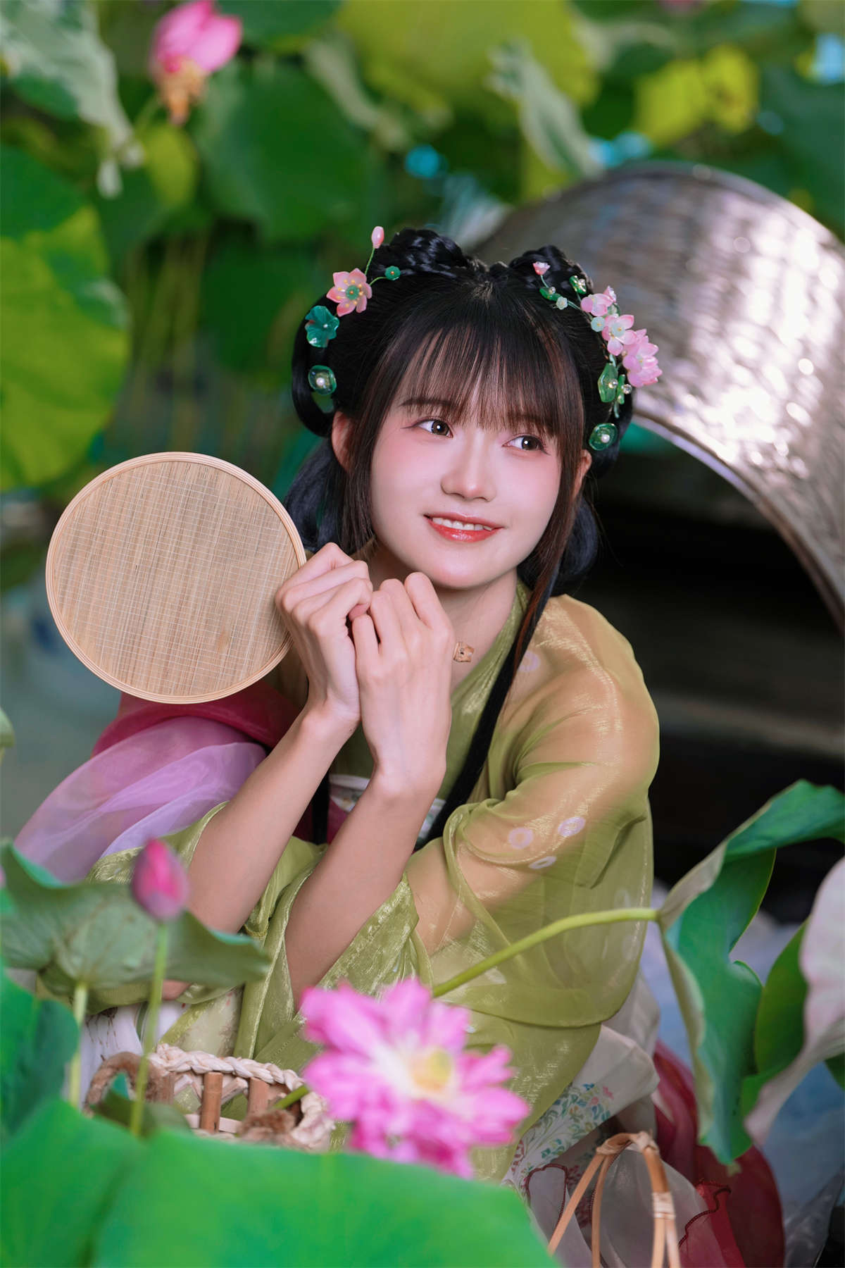 YITUYU艺图语 2023.06.30 浮香花谷 兔子Zzz不吃胡萝卜-日更街拍