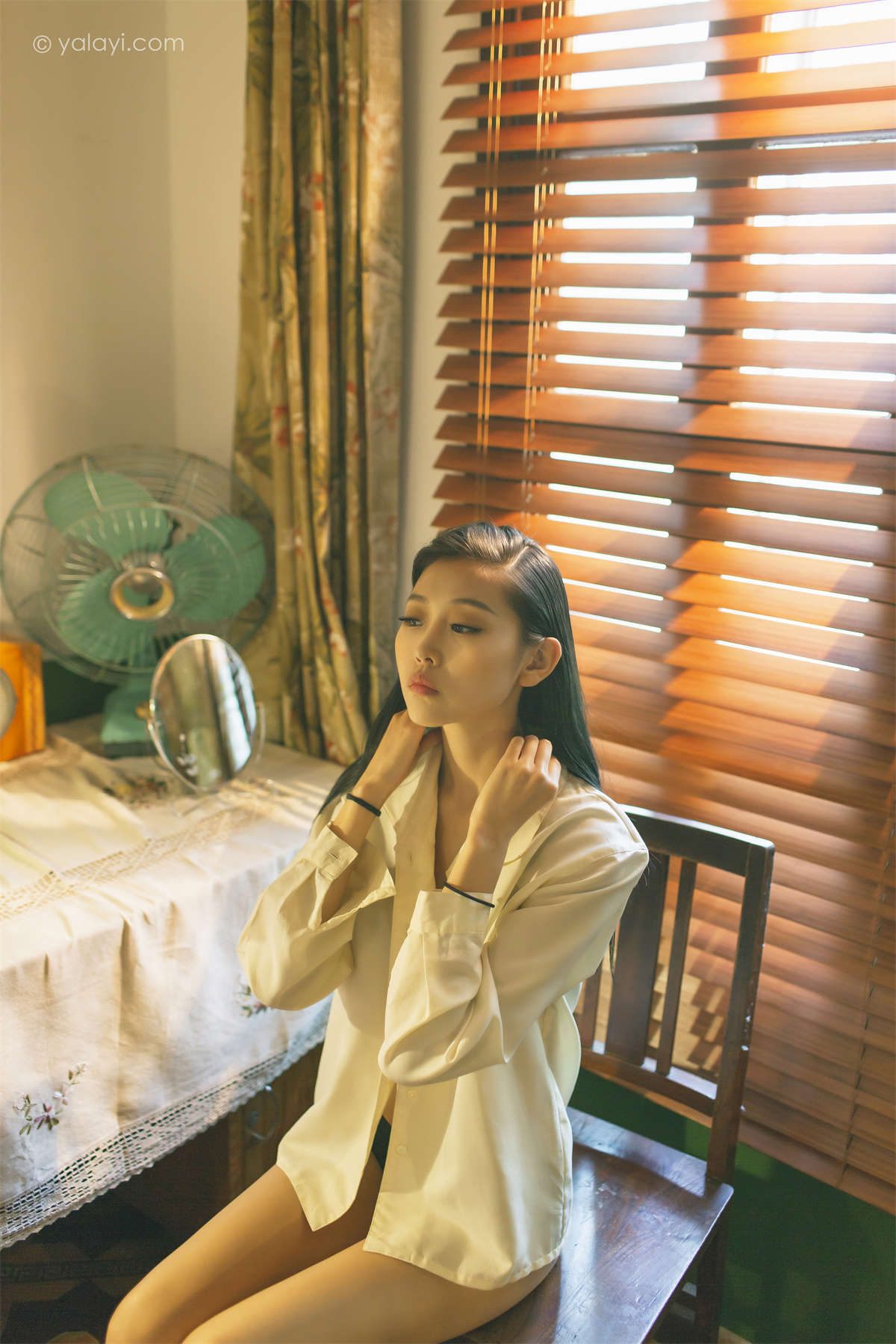 图片[2]-YALAYI雅拉伊2023.03.01 NO.1012 白衬衣女神 图雅-日更街拍