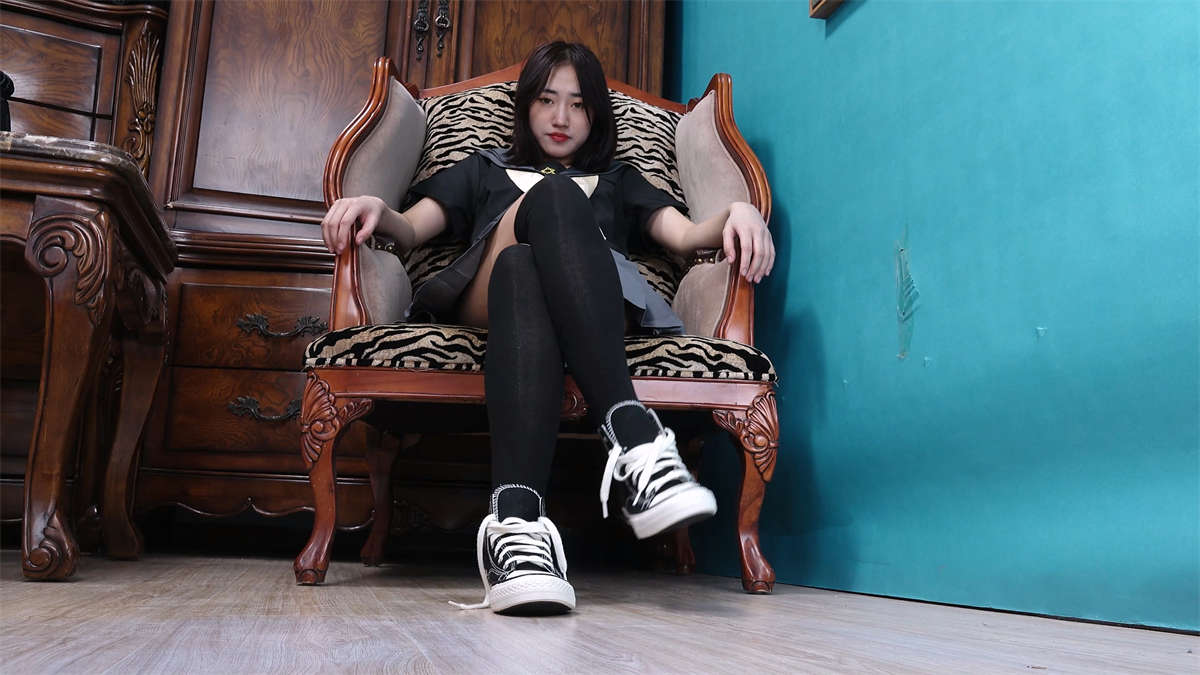 Sexy Asian Girls Feet Vol.180 YUEYUE 的灵活性感的裸足脚丫-日更街拍