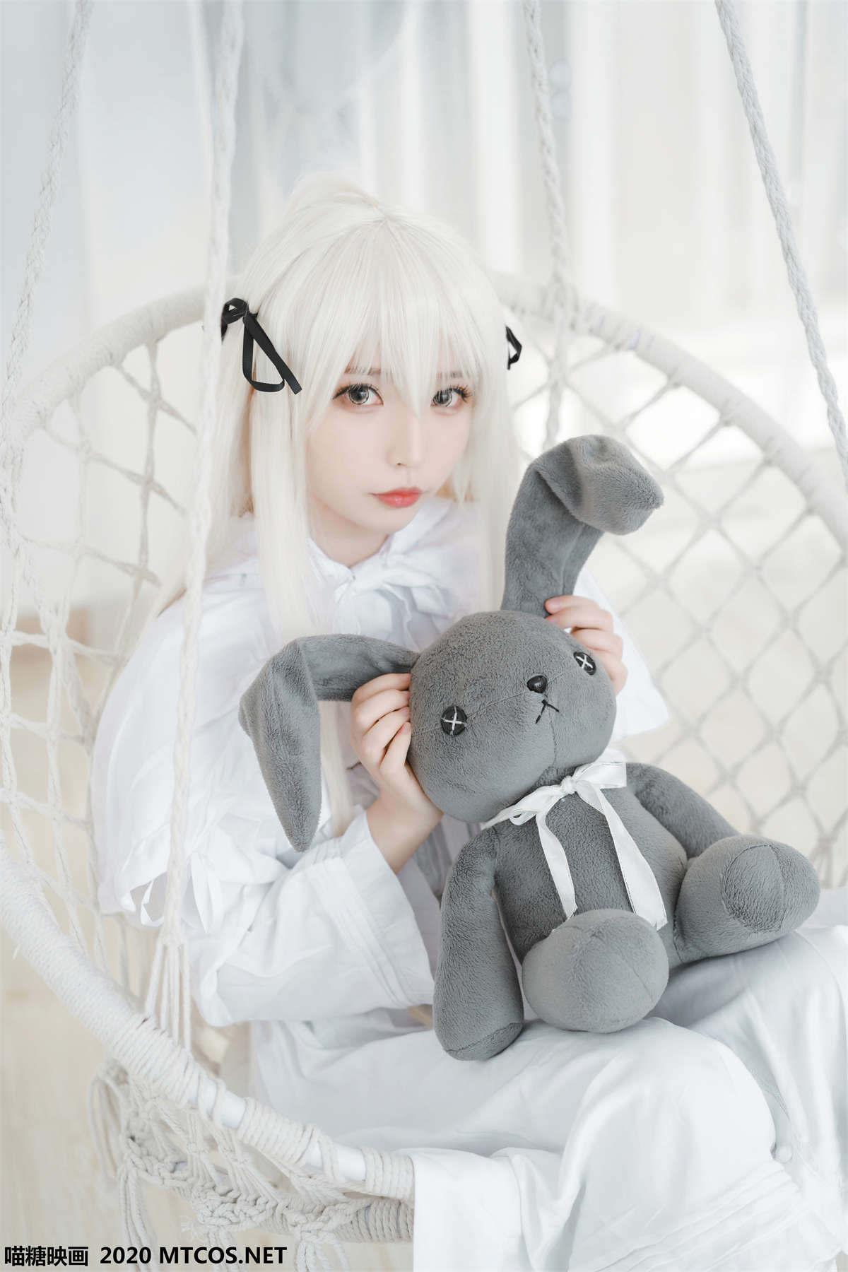 喵糖映画 VOL.140 白裙裸腿-日更街拍