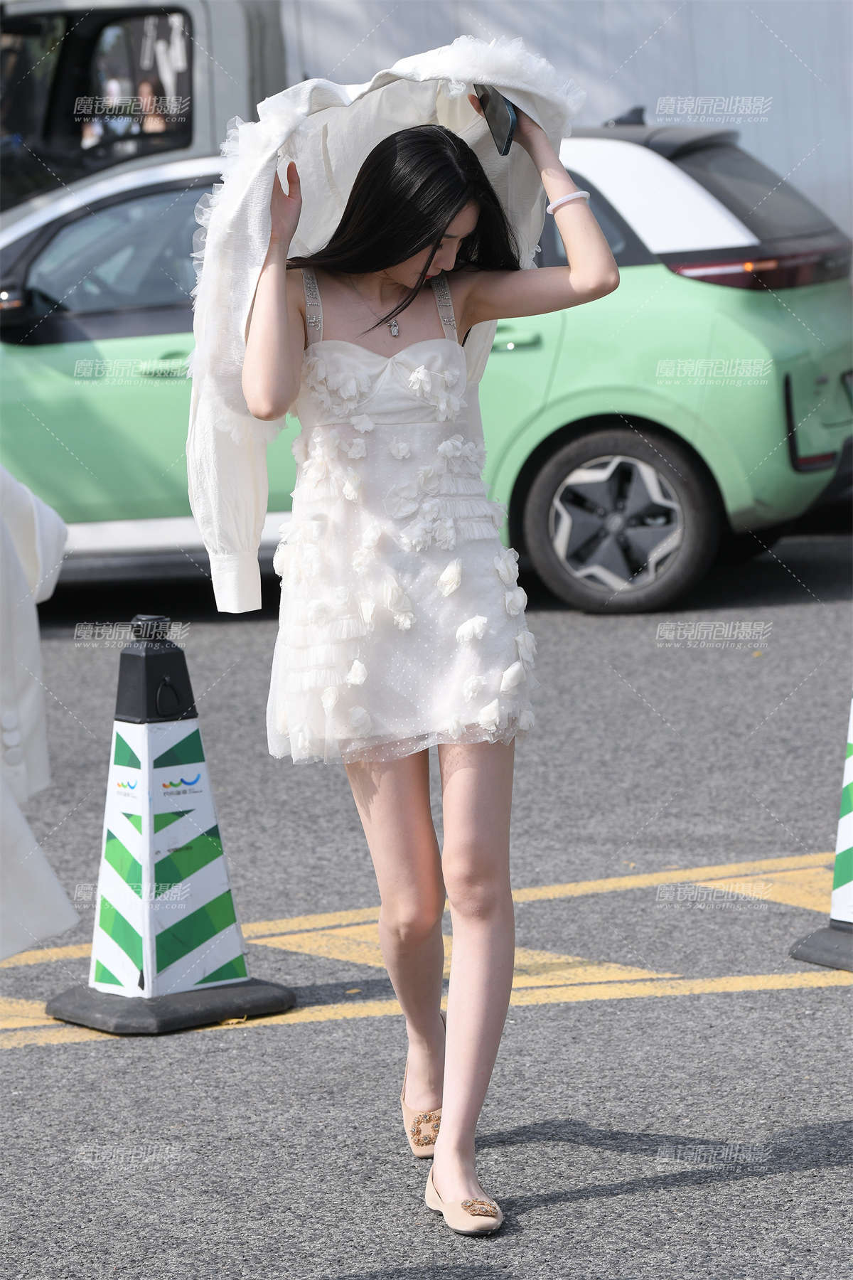 白皙美腿小仙女-日更街拍