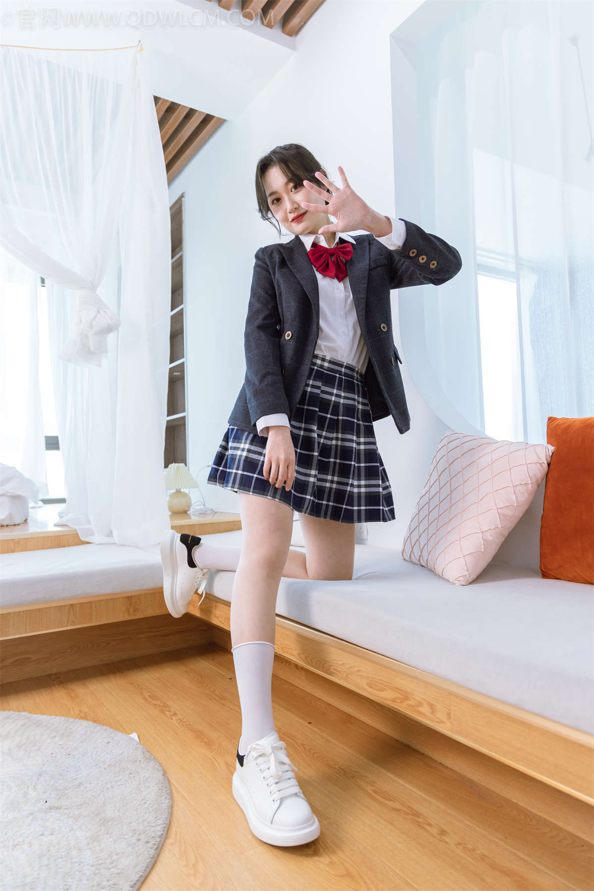 图片[2]-物恋传媒 NO.1100 小敏-学院风-日更街拍