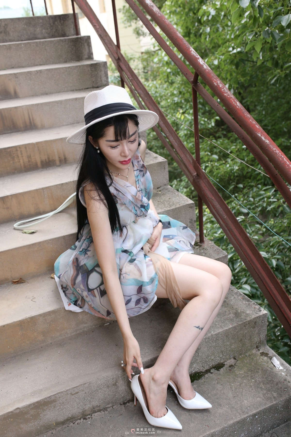 图片[2]-MZSOCK-2018 No.307 红唇网红脸 丝袜诱惑【中】-日更街拍
