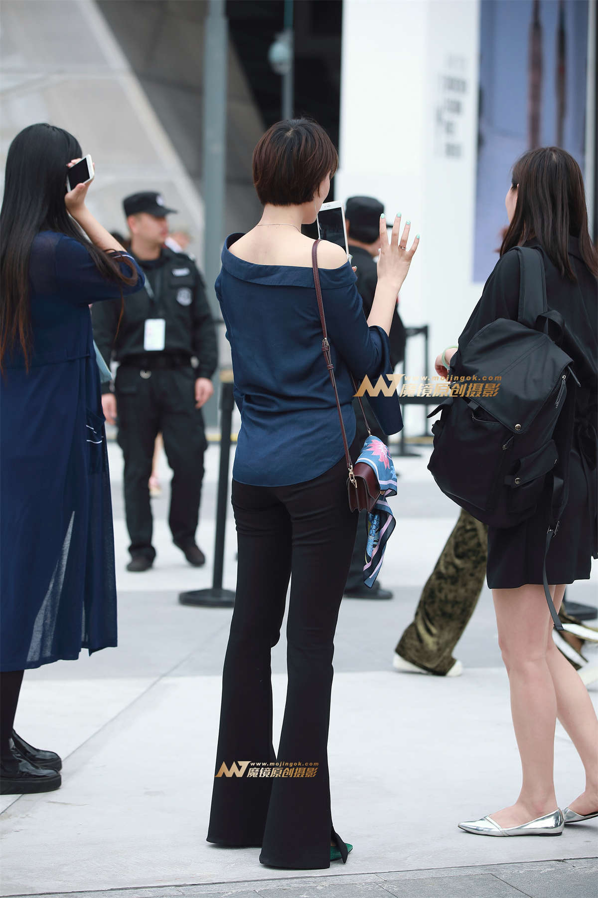 图片[2]-紧身喇叭裤，长腿-日更街拍