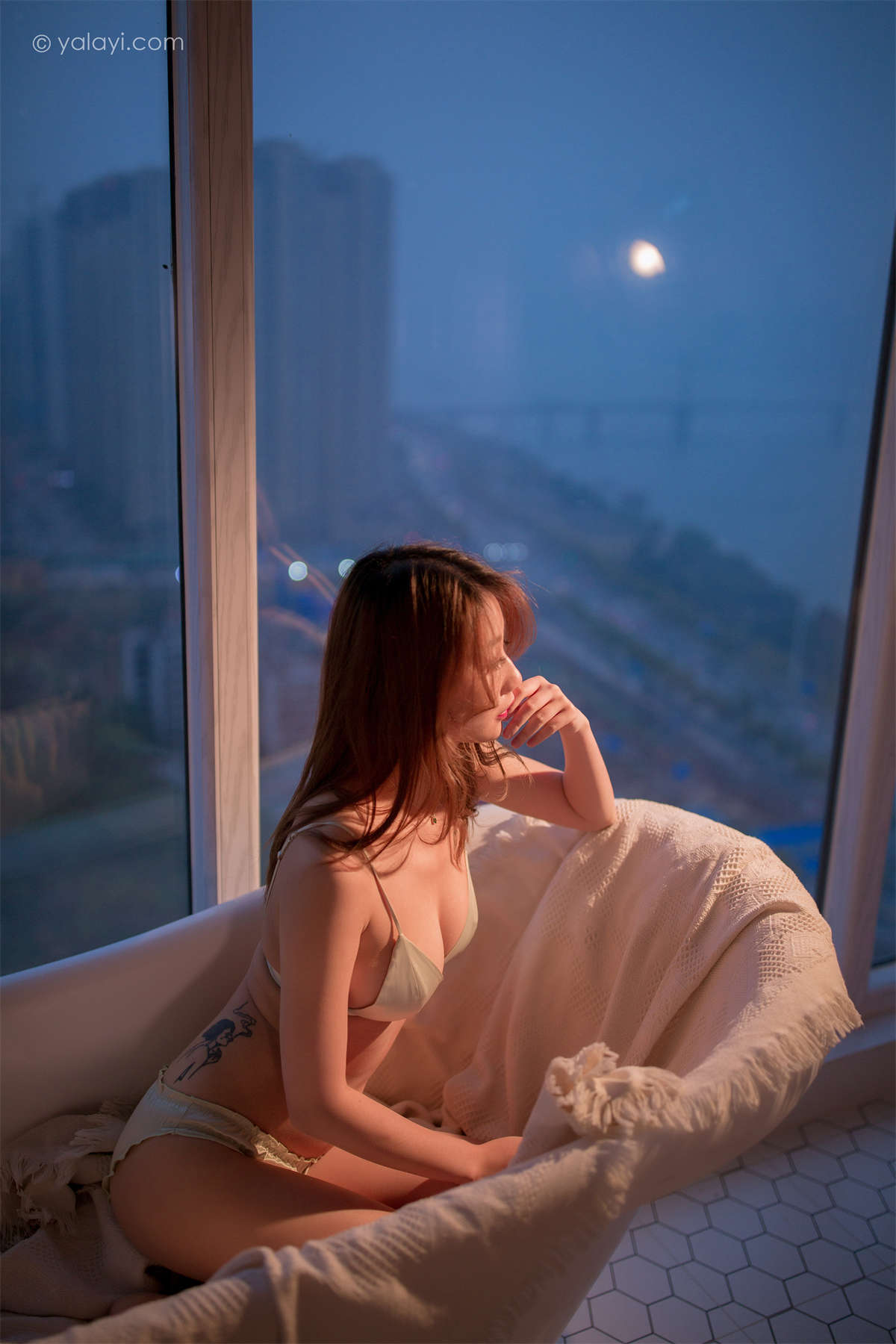 图片[2]-YALAYI雅拉伊2023.05.08 NO.1030 万有引力 婉儿-日更街拍