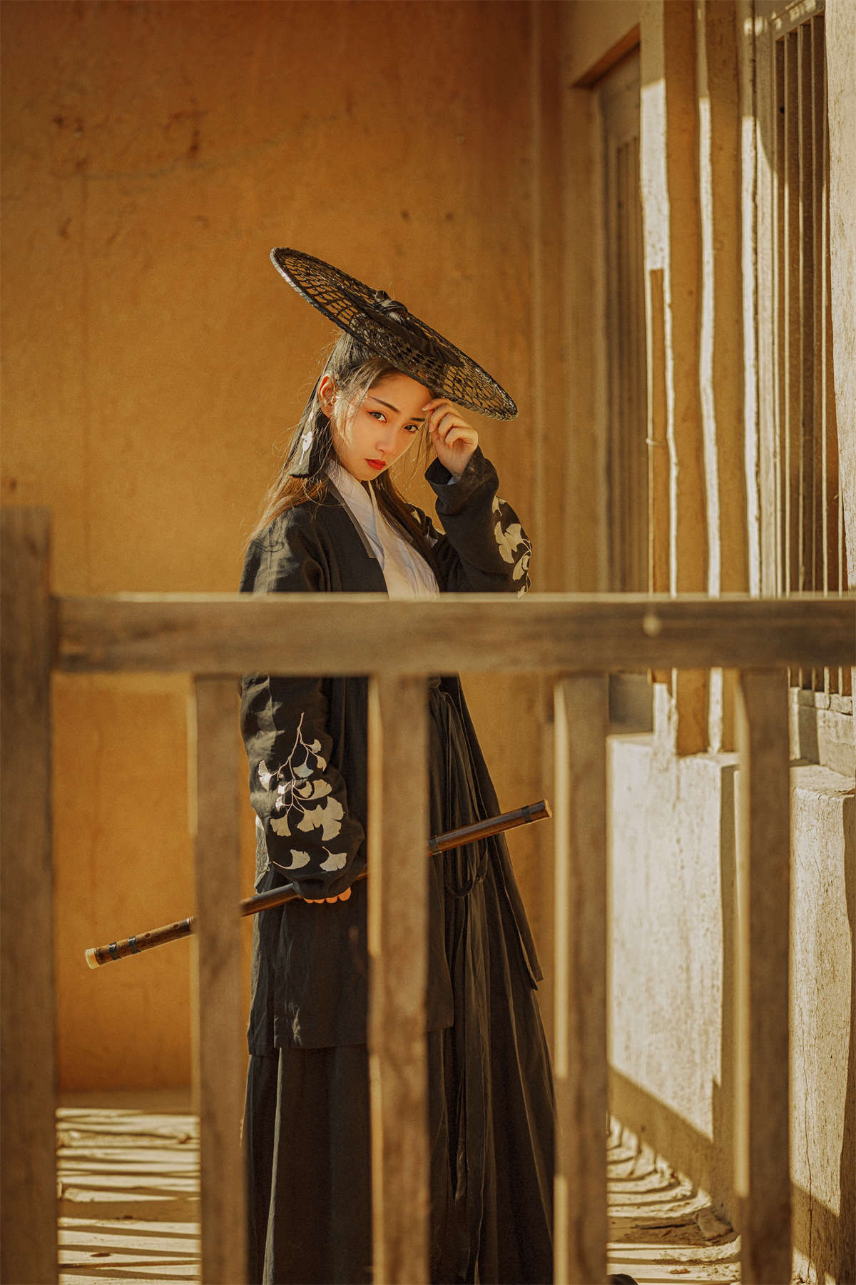 YITUYU艺图语 2023.06.30 天涯客 小温暖想要个大太阳-日更街拍