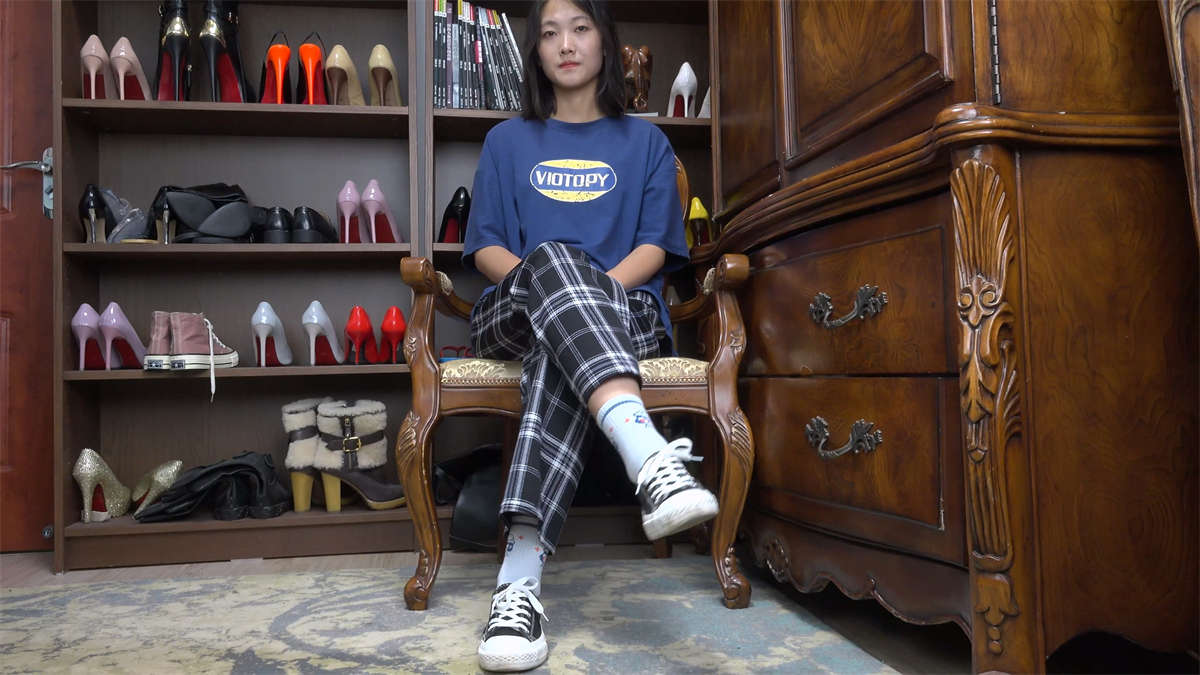 图片[2]-Sexy Asian Girls Feet Vol.087 Muxiaolan展示她的性感的39码大脚丫-日更街拍