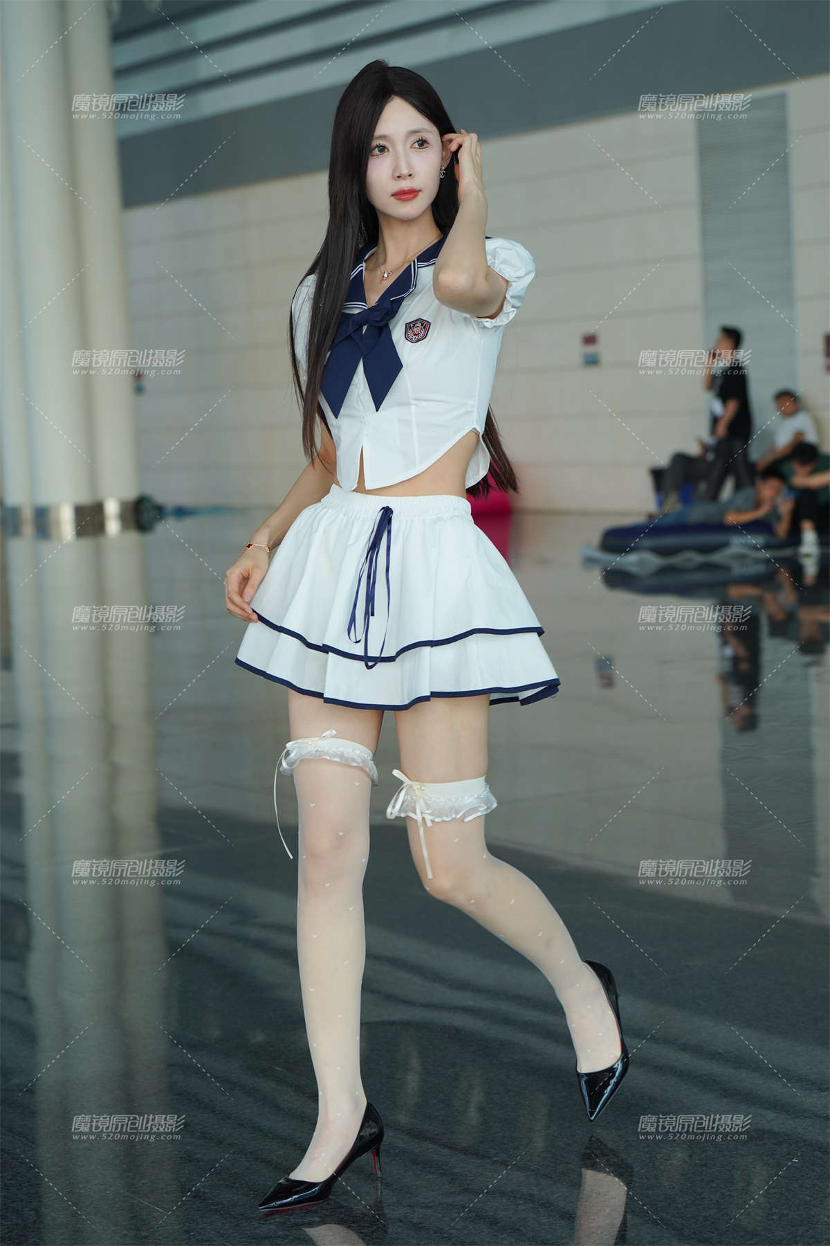 小白丝-日更街拍