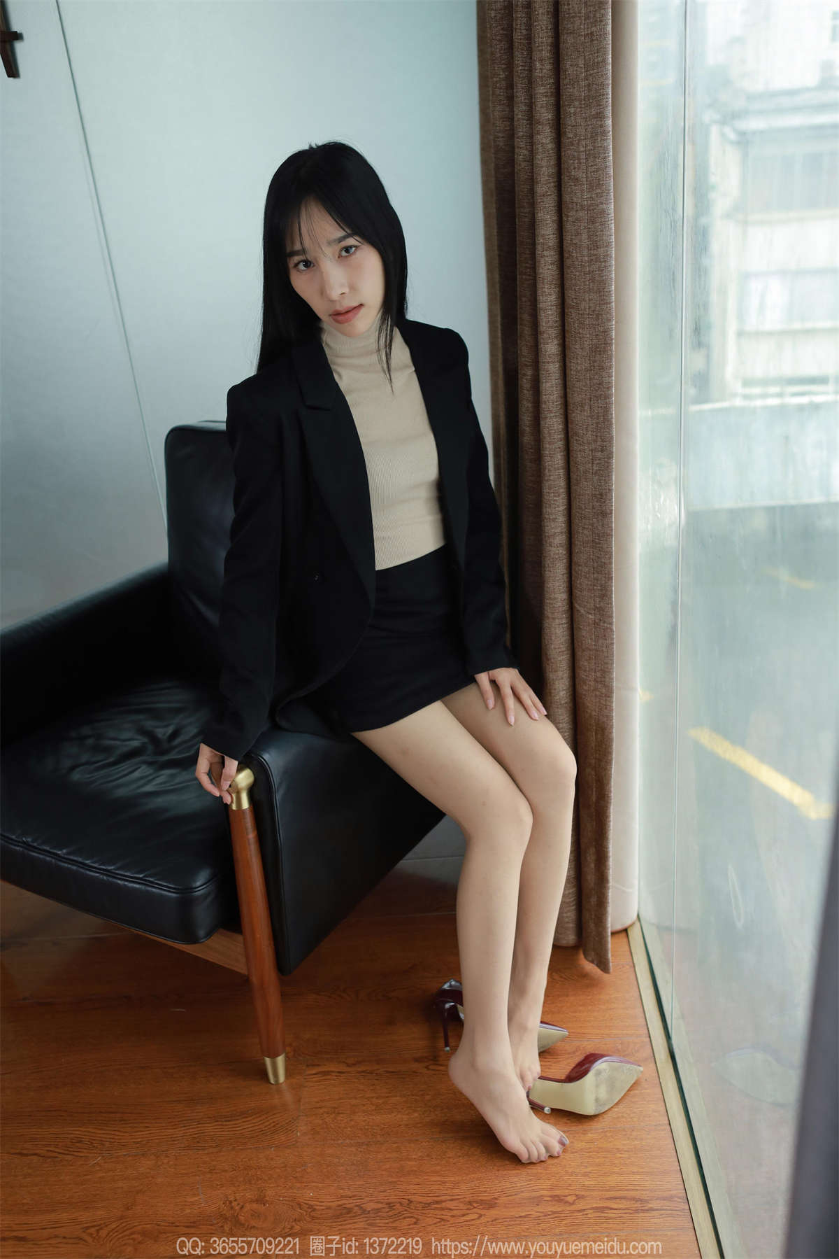 IESS异思趣向 2024.03.20 丝享家1694：美子 OL小黑裙-日更街拍