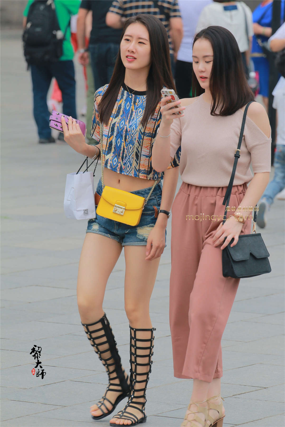 露腰时尚小短裤美妞（15P）-日更街拍