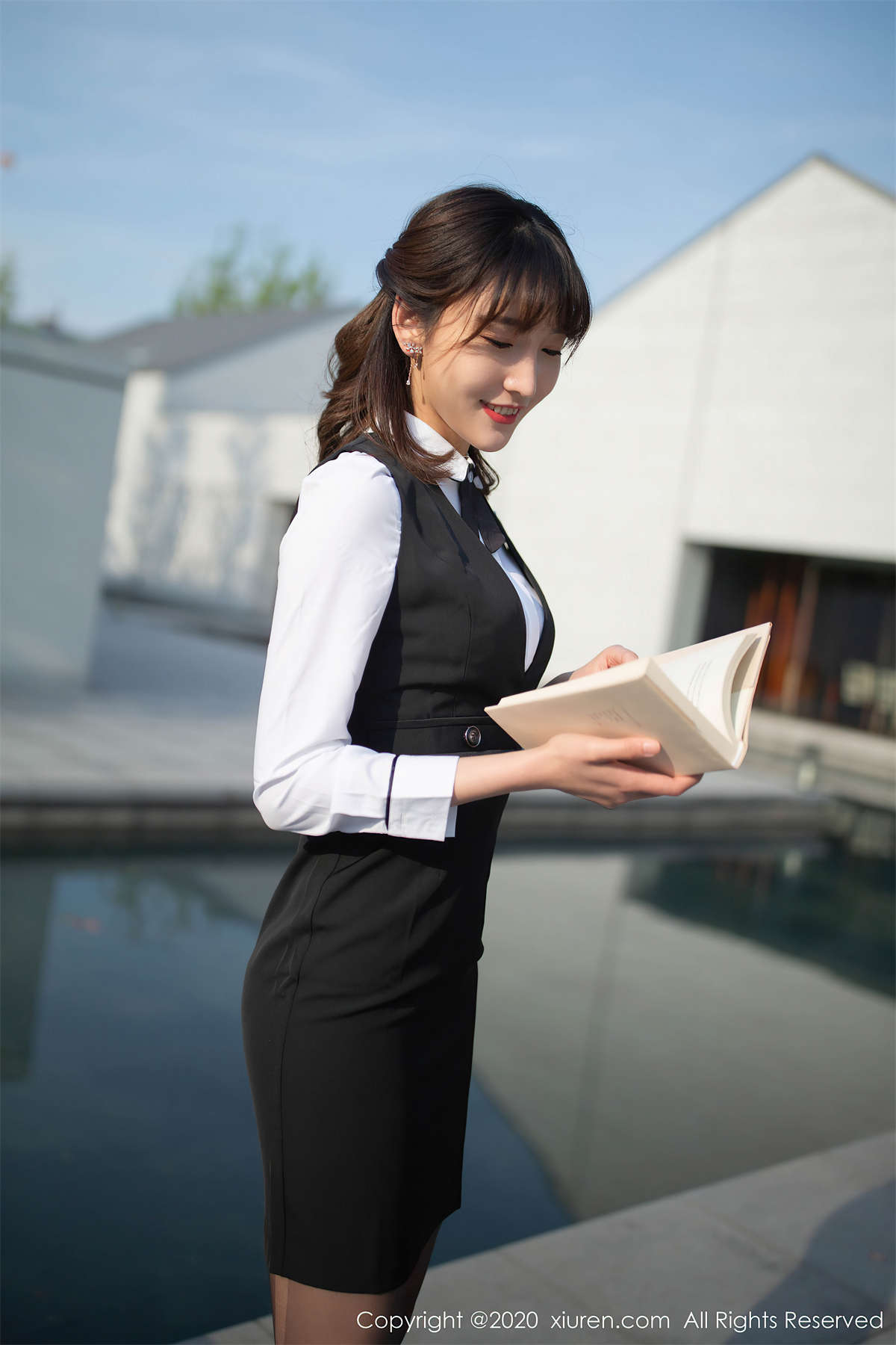 图片[2]-Xiuren秀人网 2020.07.09 NO.2312 陆萱萱-日更街拍