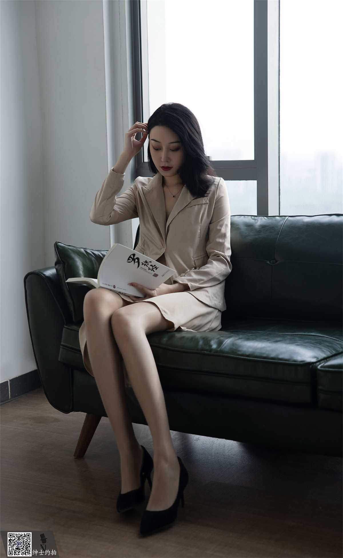 图片[2]-SHENSHI绅士 SS002依婷-日更街拍