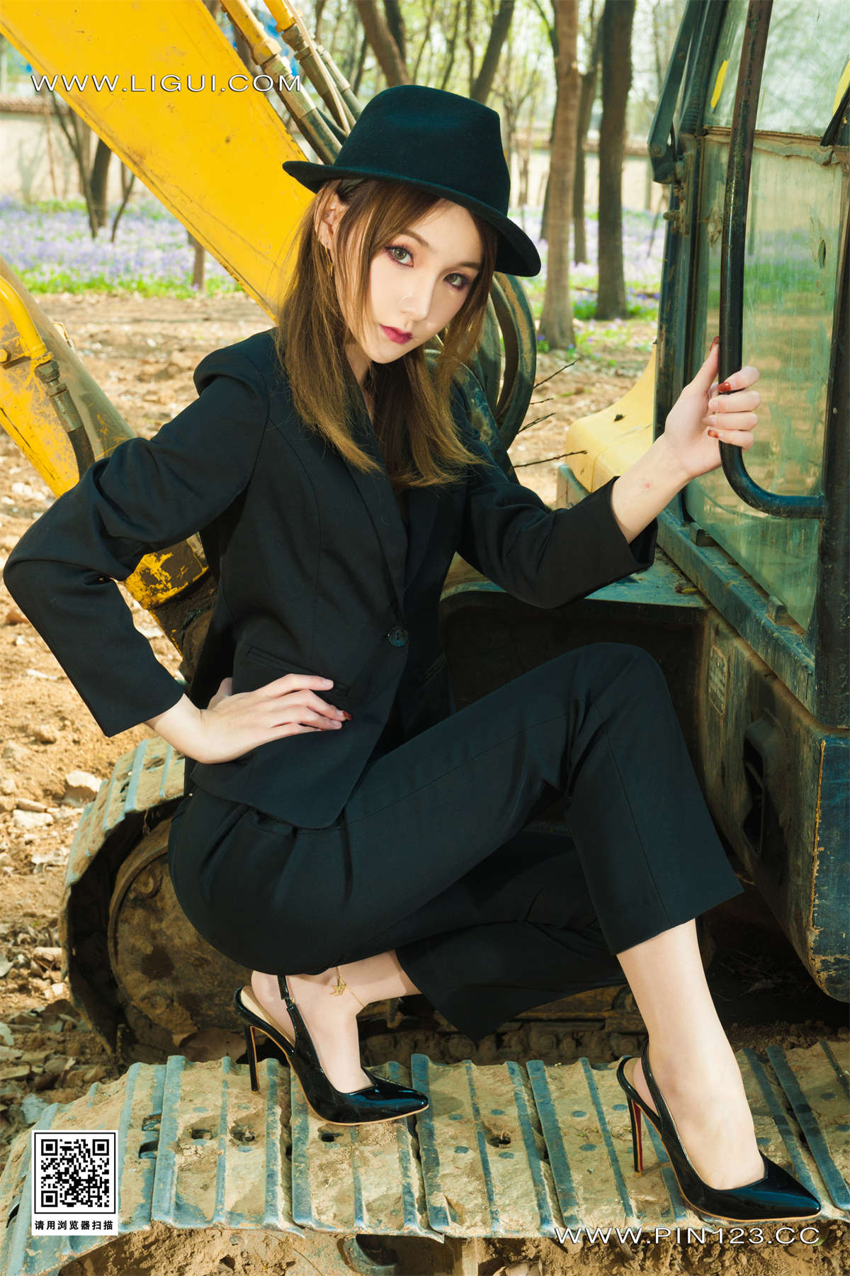 图片[2]-Ligui丽柜 2023.04.10 野外柑丝 心心-日更街拍