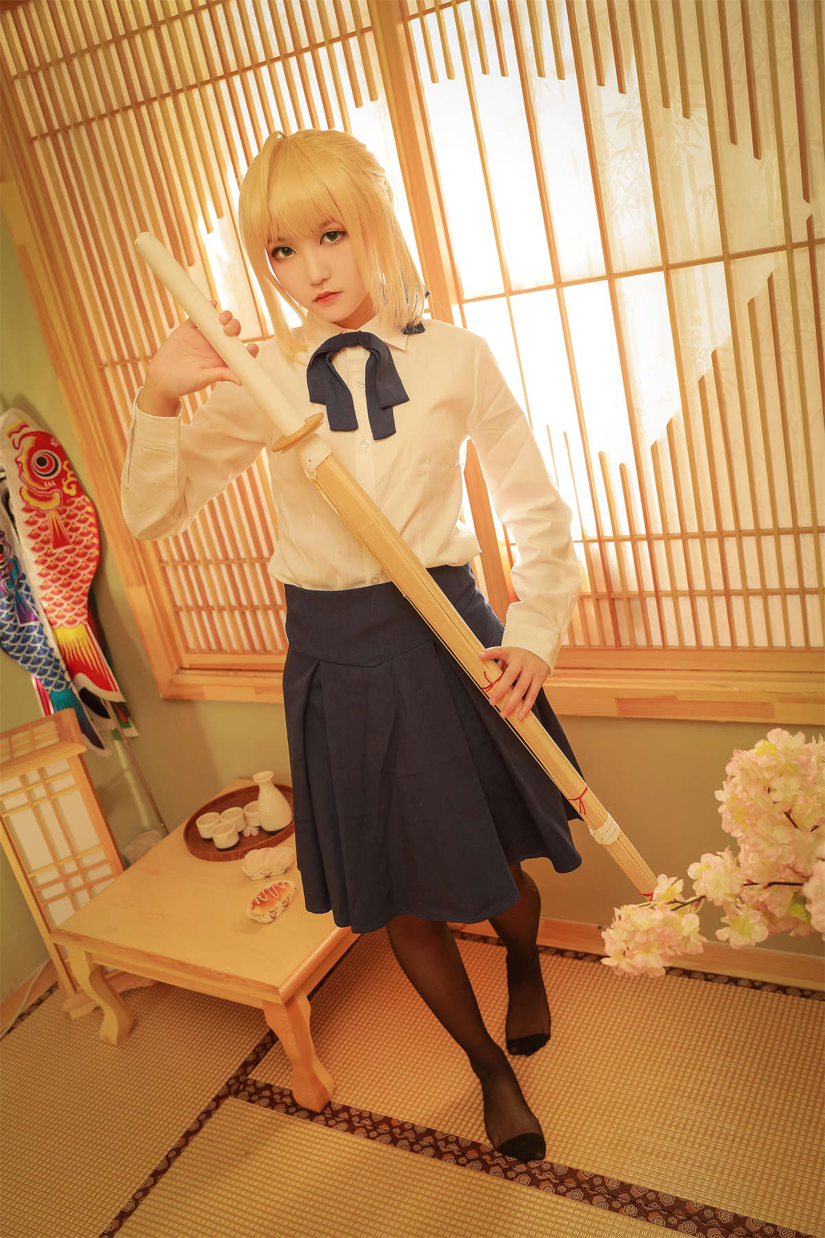 图片[2]-这个泡泡就是逊啦 saber常服-日更街拍