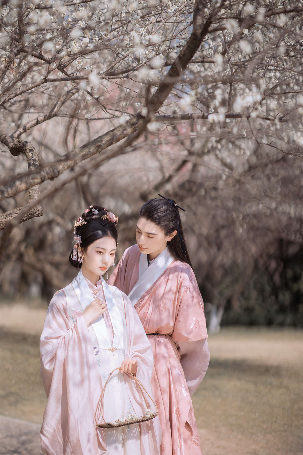 图片[2]-YITUYU艺图语 2022.04.25 折梅赠君 汀贰-日更街拍