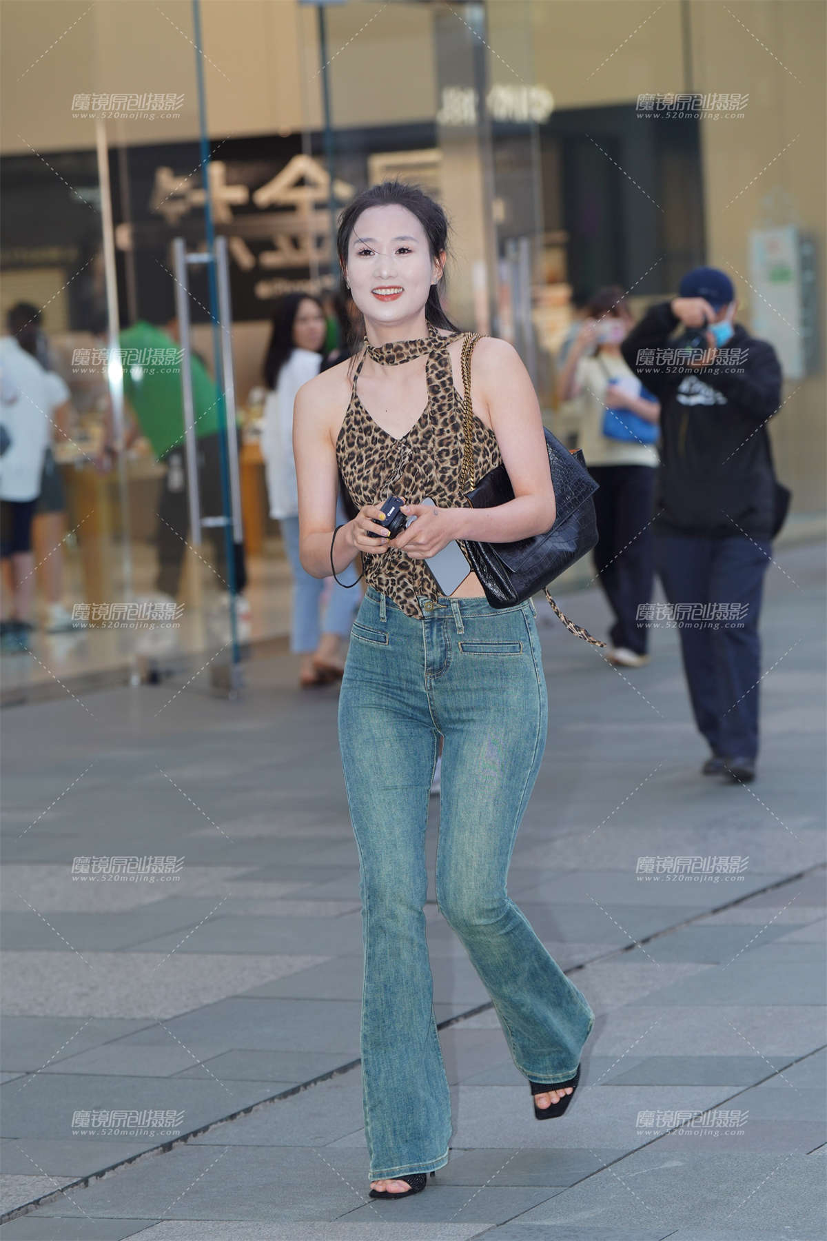 这紧牛 很顶-日更街拍