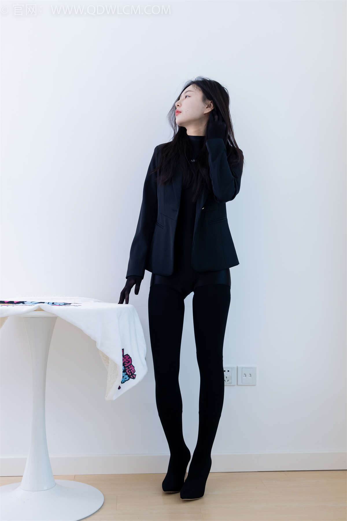 图片[2]-物恋传媒 NO.1924 美兔-倚窗听雨-日更街拍