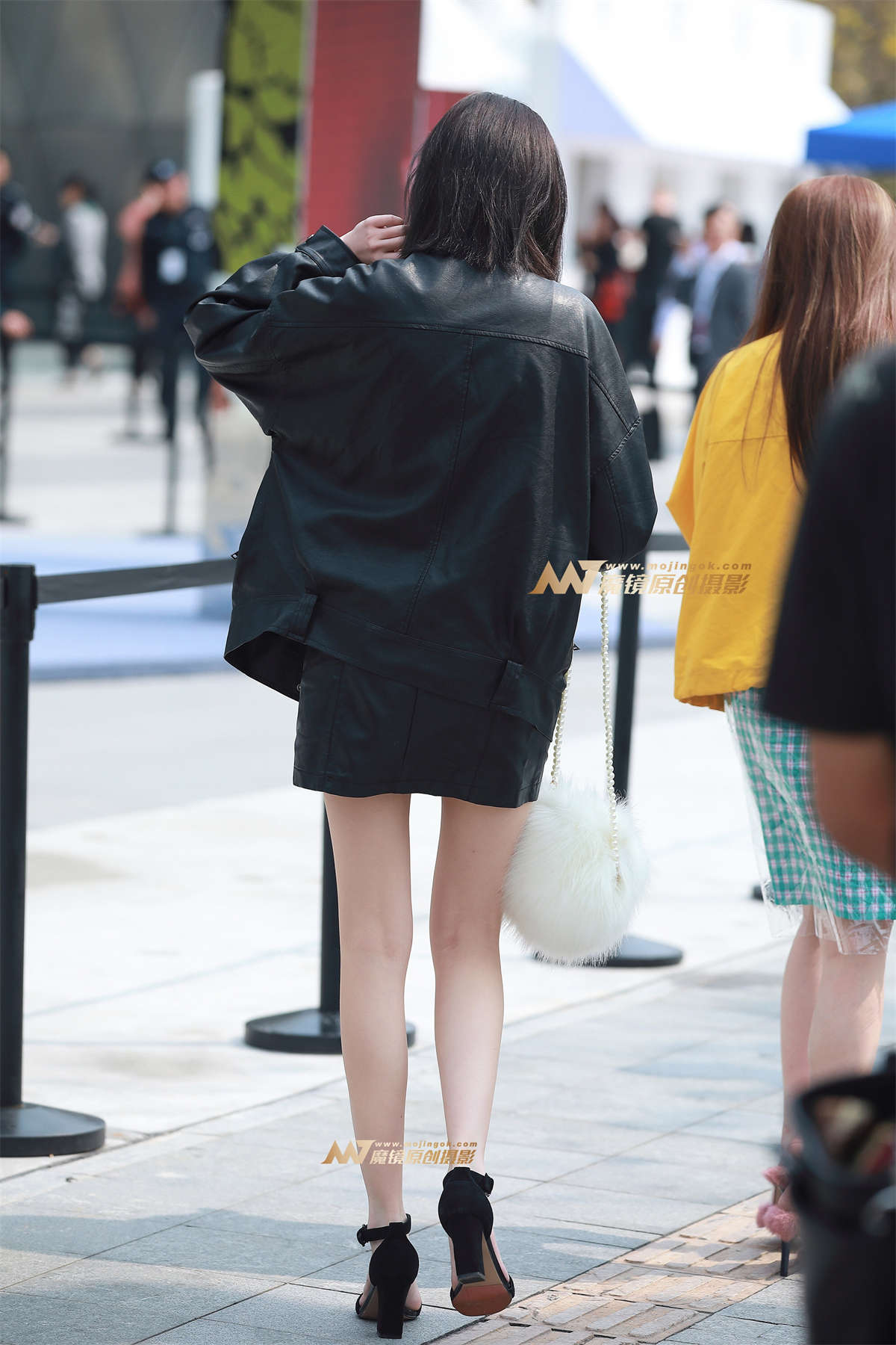 图片[2]-短裙，无敌长腿-日更街拍