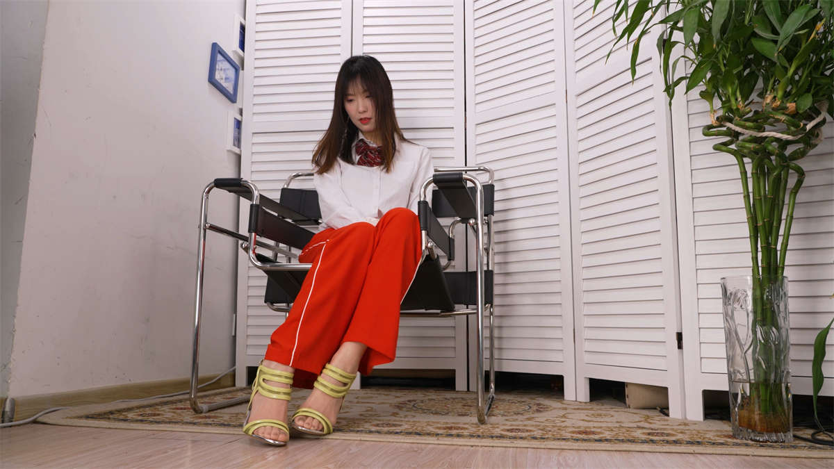 图片[2]-Sexy Asian Girls Feet Vol.092 美女王佳性感展示透明肉色袜美脚-日更街拍