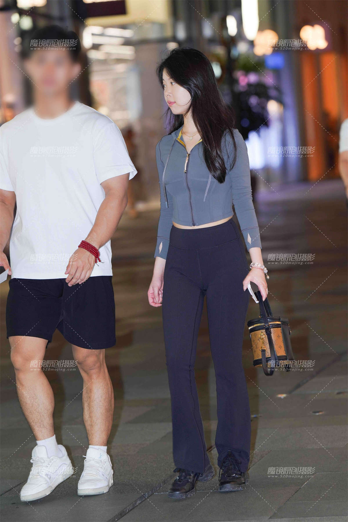 瑜伽美眉-日更街拍