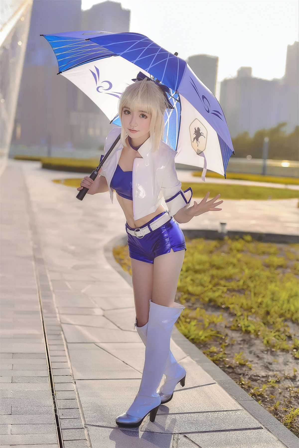 图片[2]-这个泡泡就是逊啦 阿尔托莉雅赛车服-日更街拍