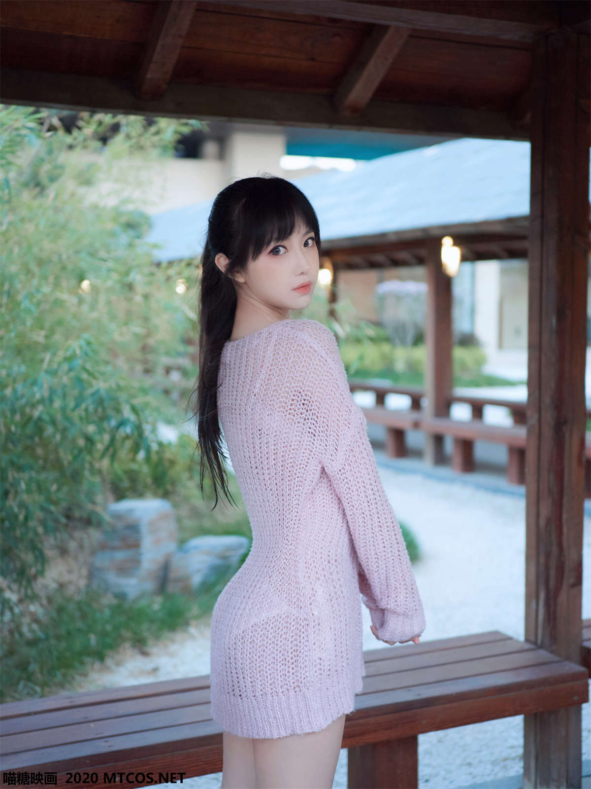 喵糖映画 VOL.147 白色泳装之温泉-日更街拍