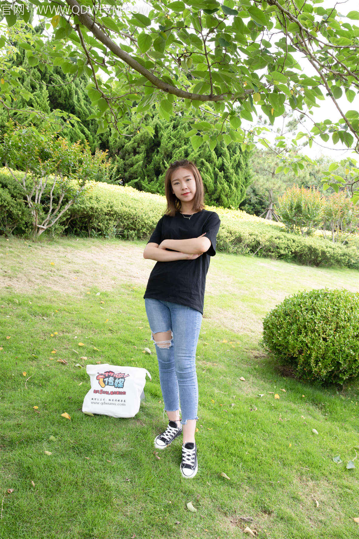 物恋传媒 NO.1357 婷婷-北方有片海（盲盒3）-日更街拍