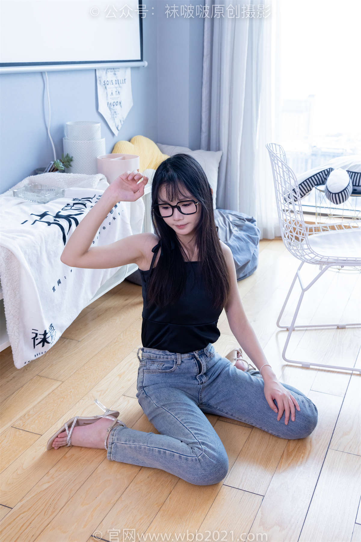 袜啵啵 No.359 甜甜圈-板鞋、高跟鞋、牛仔裤、裸足、连衣裙、肉丝（脚尖加固款）超长花絮版-日更街拍