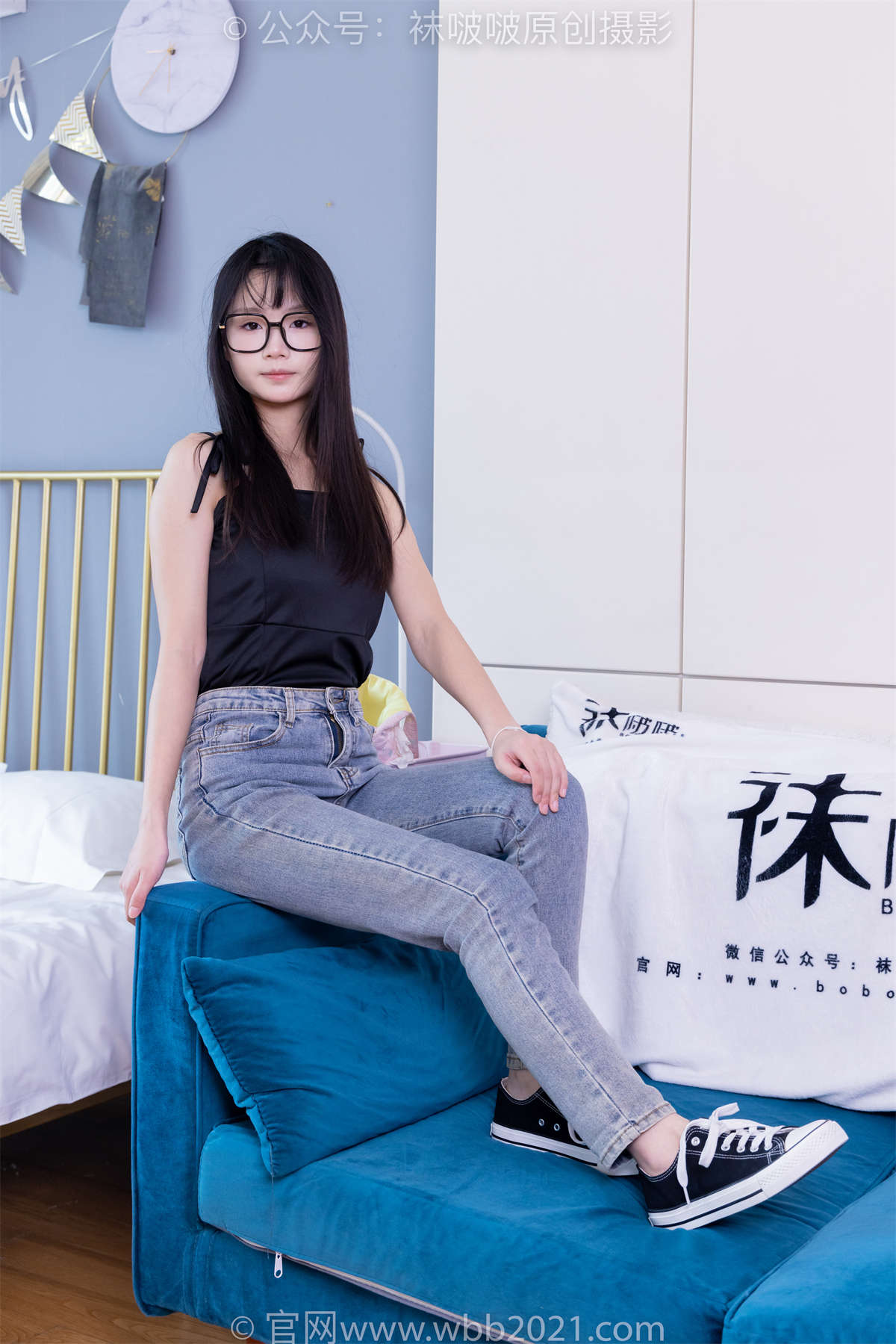 图片[2]-袜啵啵 No.359 甜甜圈-板鞋、高跟鞋、牛仔裤、裸足、连衣裙、肉丝（脚尖加固款）超长花絮版-日更街拍