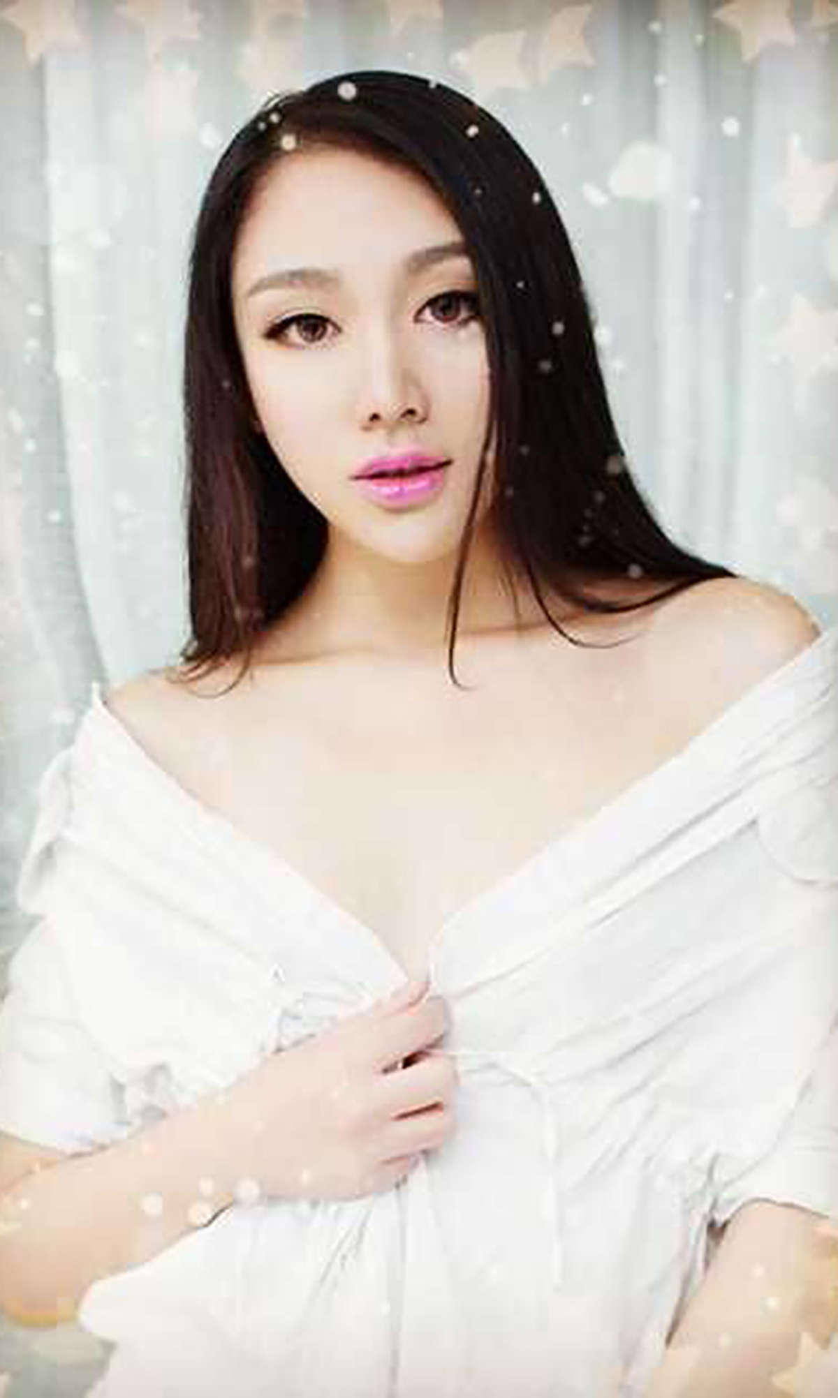 Ugirls爱尤物 NO.077 莫莫-日更街拍