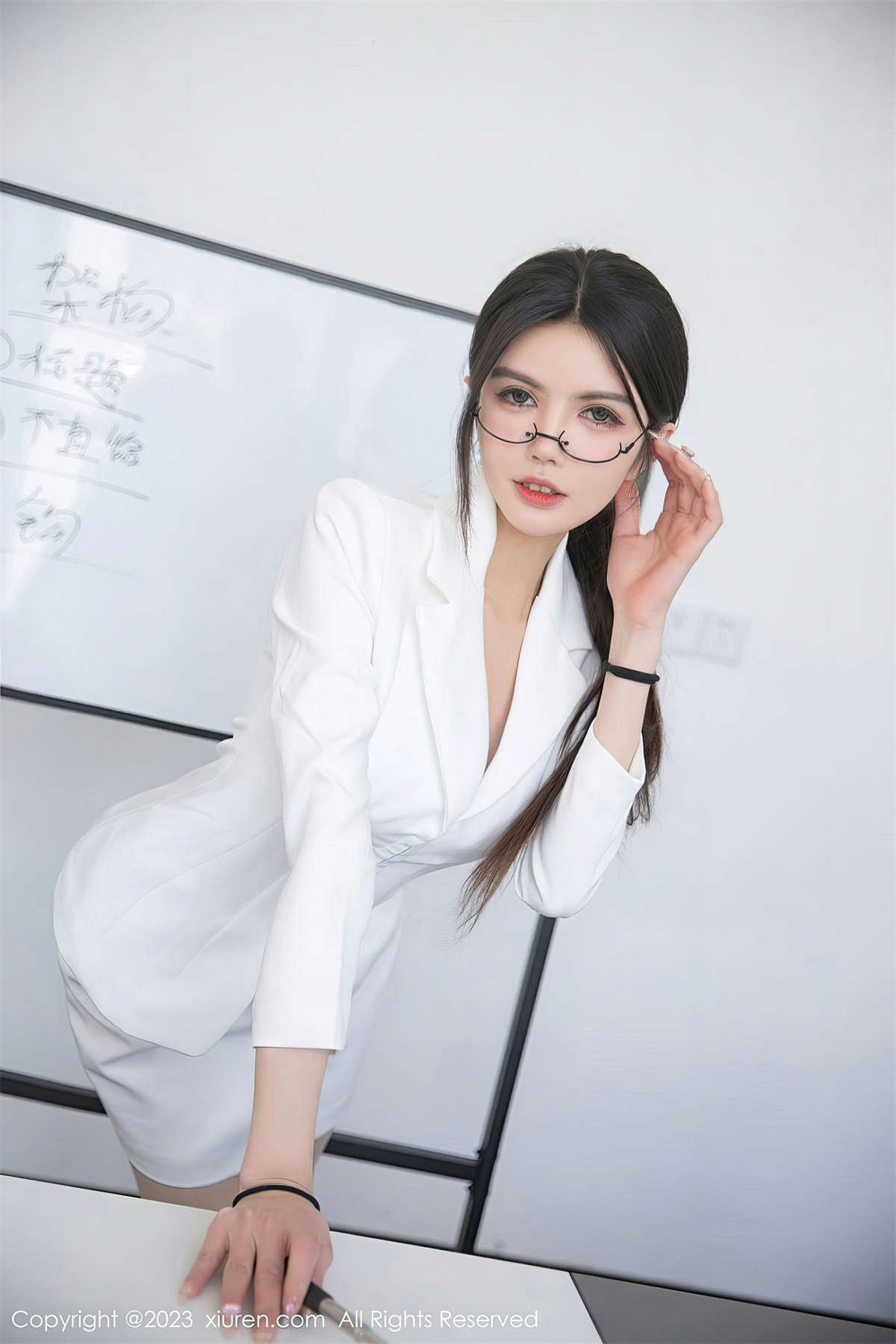 图片[2]-Xiuren秀人网 2023.04.12 No.6563 媛媛酱-日更街拍