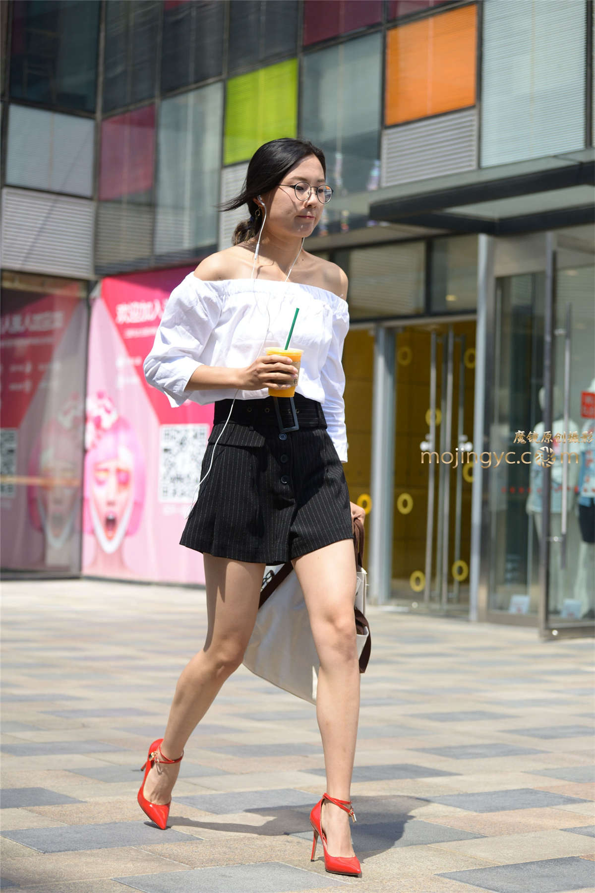 红色尖头细高跟（10p）-日更街拍