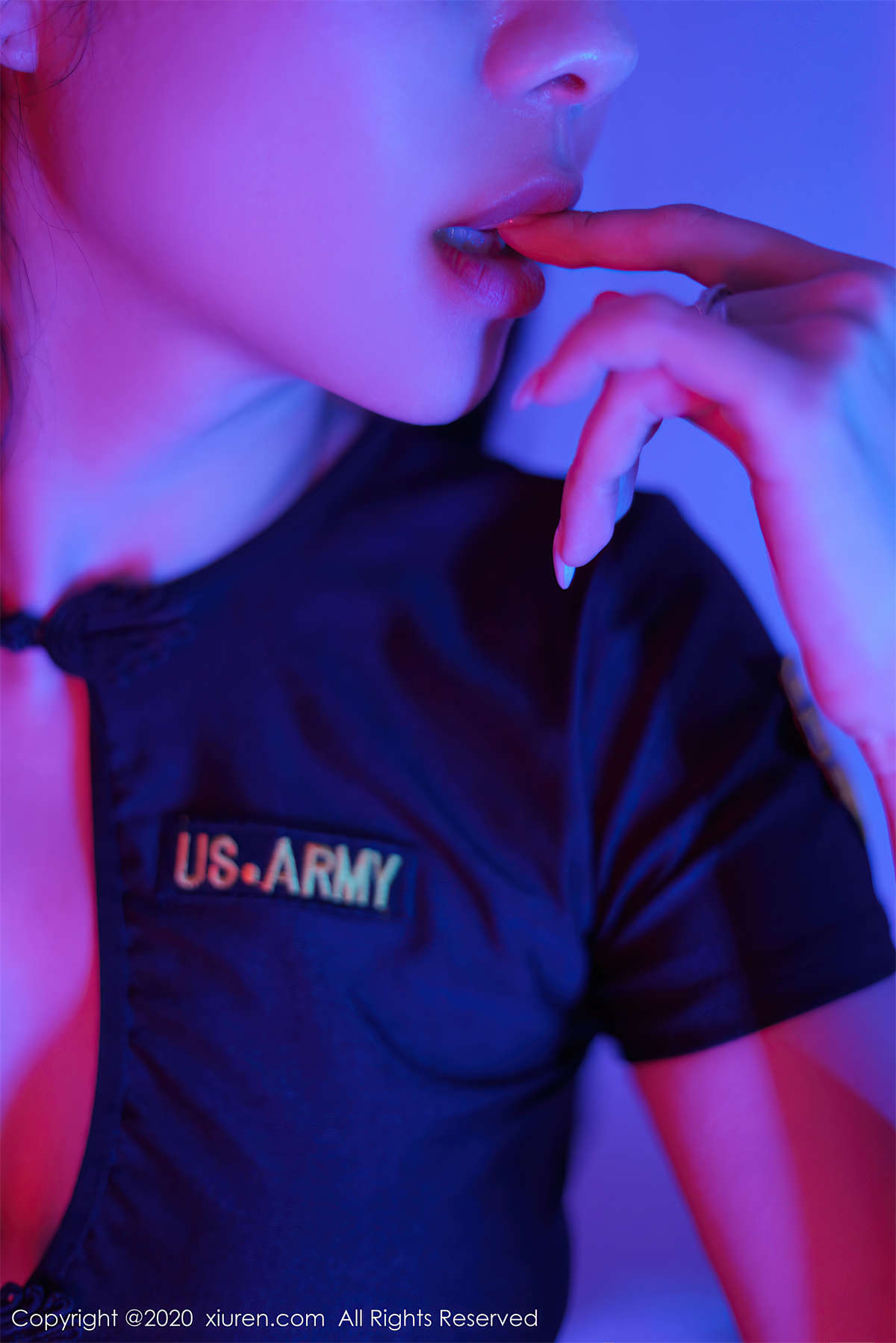 Xiuren秀人网 2020.10.21 NO.2681 果儿Victoria-日更街拍