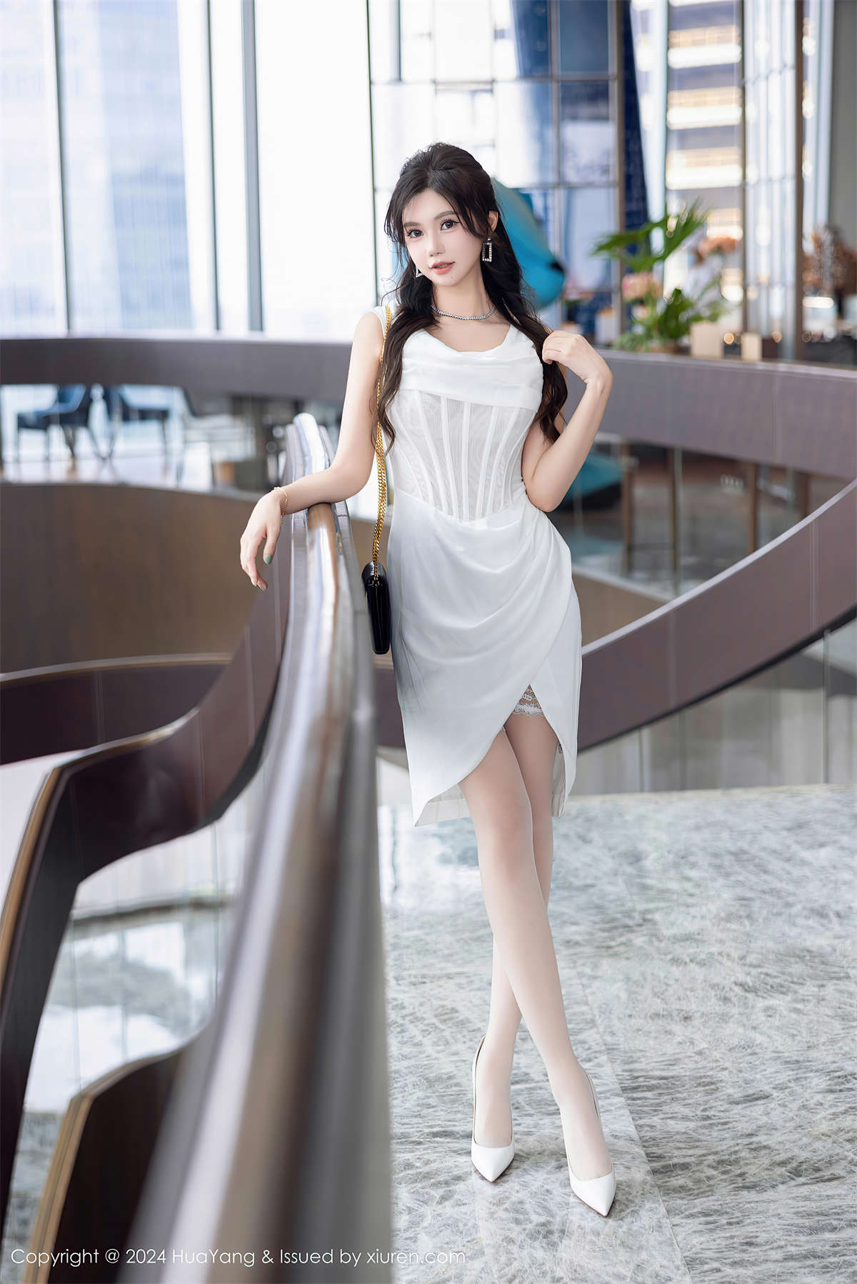 HuaYang花漾show 2024.10.12 VOL.612 绮里嘉ula-日更街拍