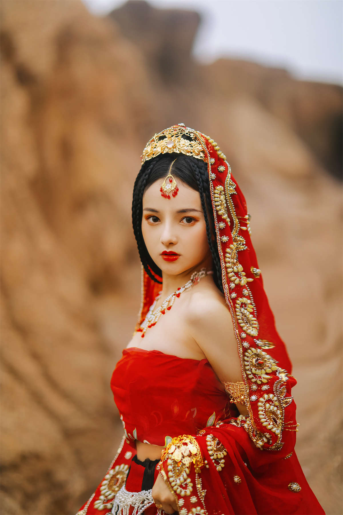 YITUYU艺图语 2023.01.03 西域美人 LLIYaNinG-日更街拍